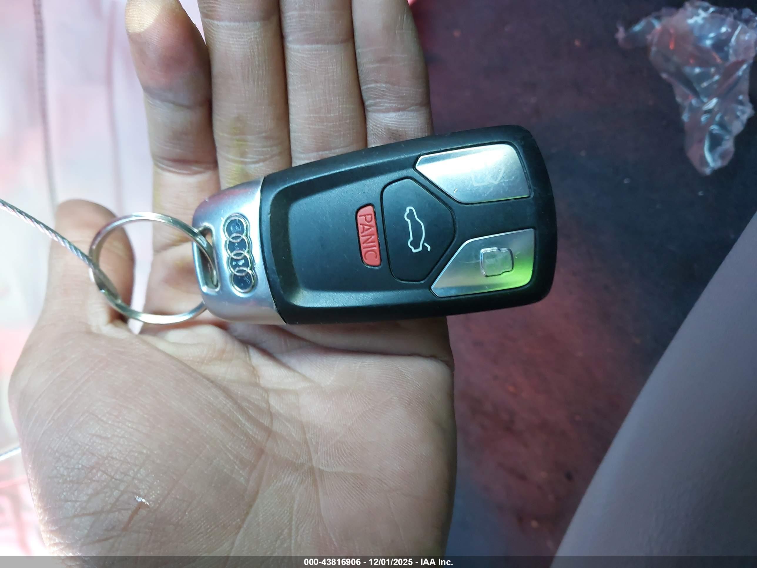 AUDI A4 image 11