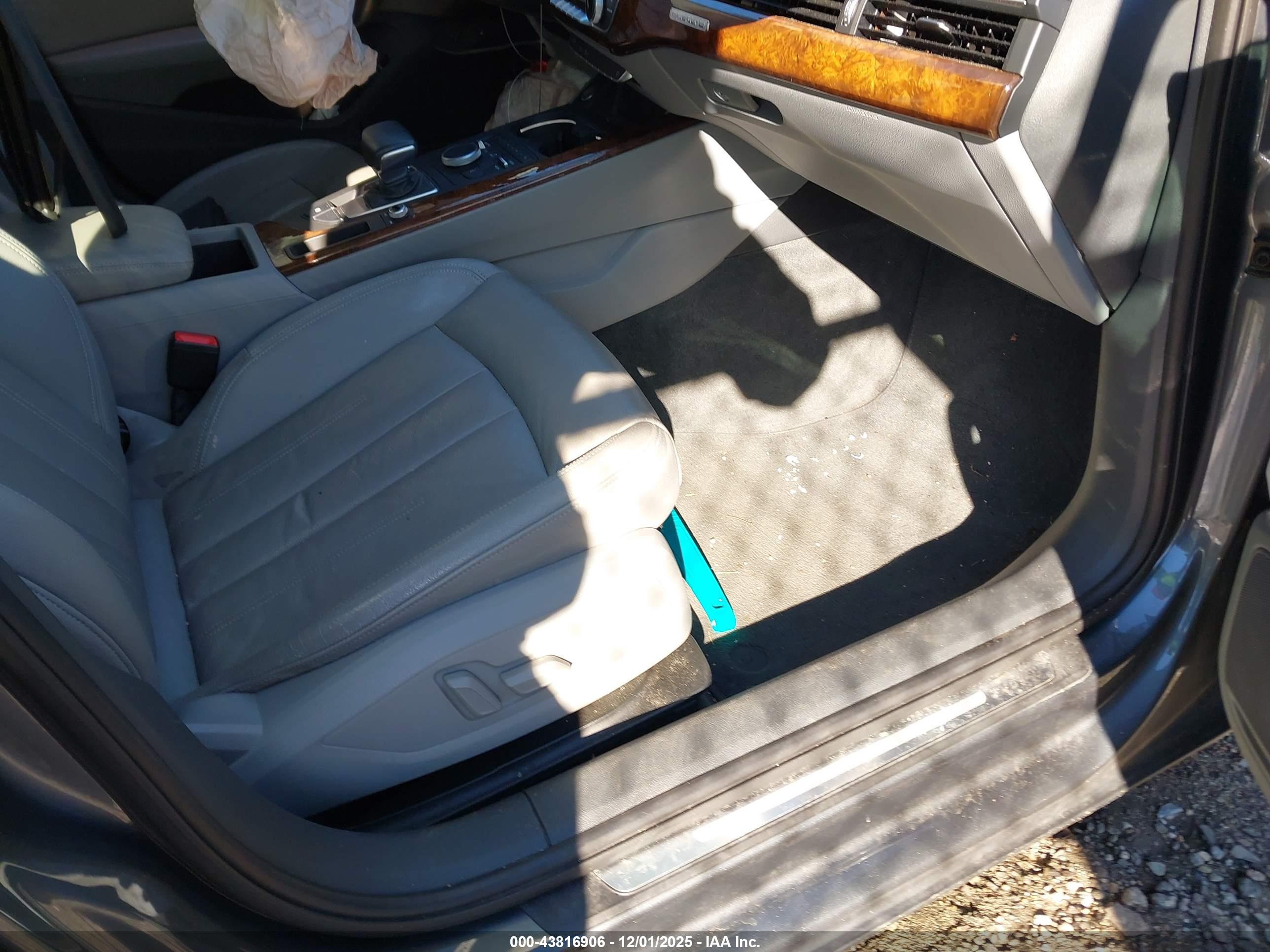 AUDI A4 image 5