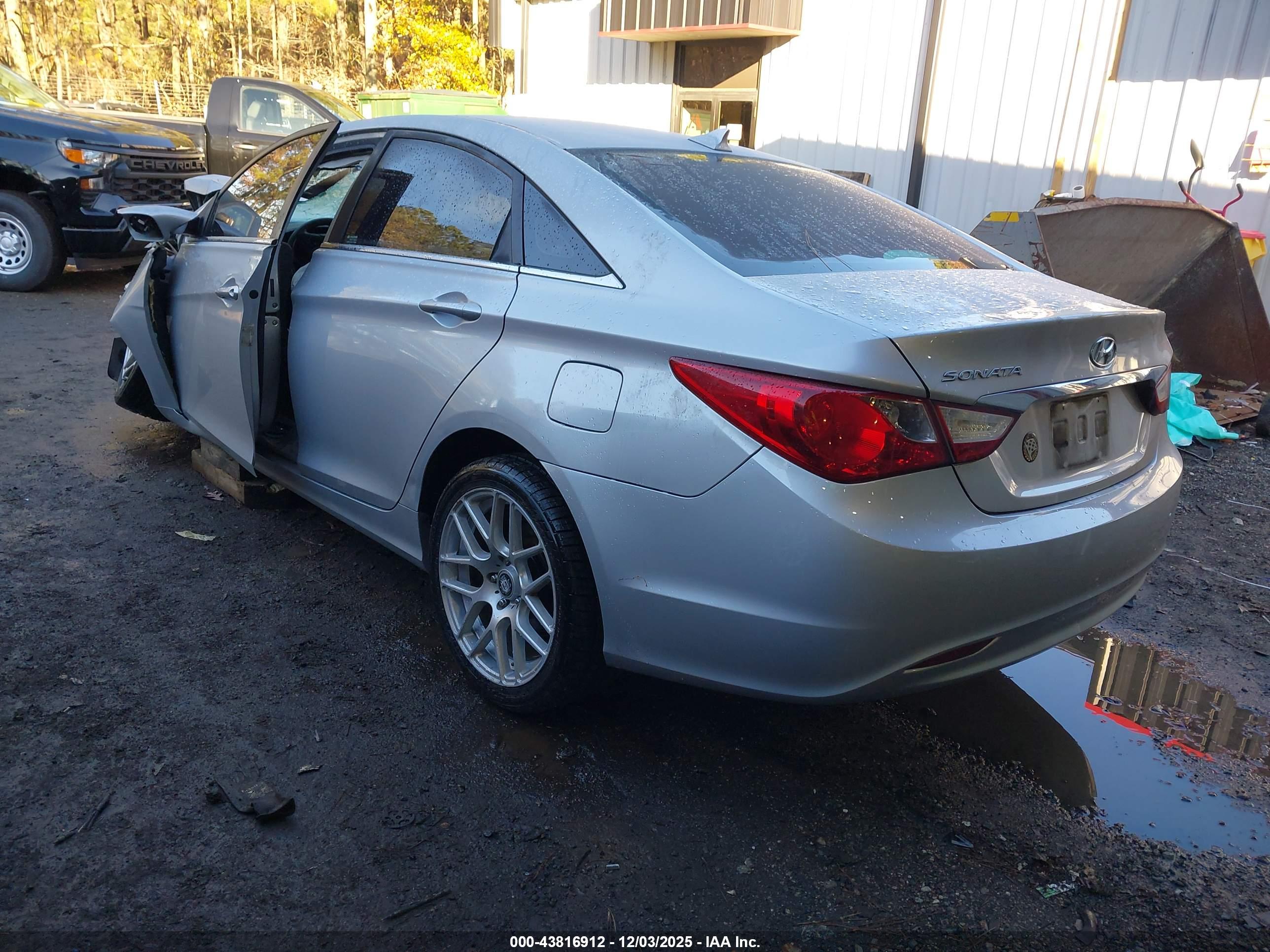 HYUNDAI SONATA image 3