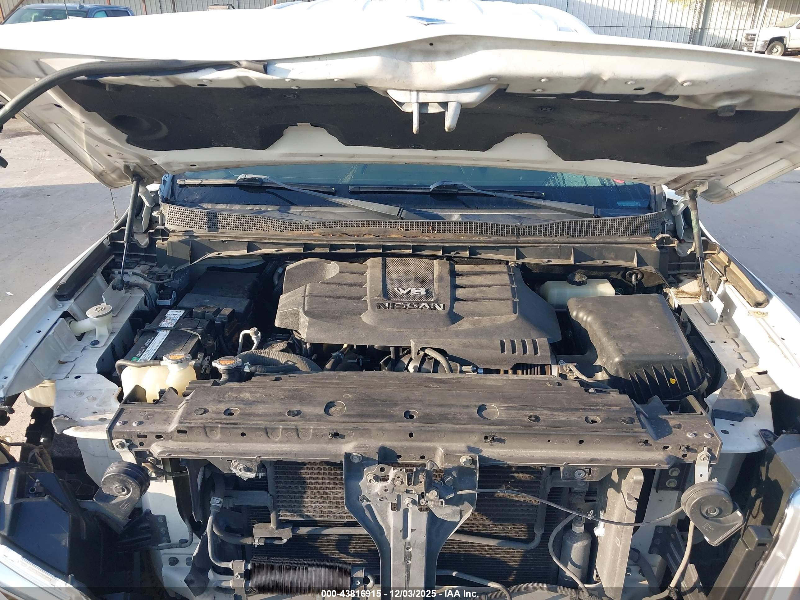 NISSAN TITAN image 10