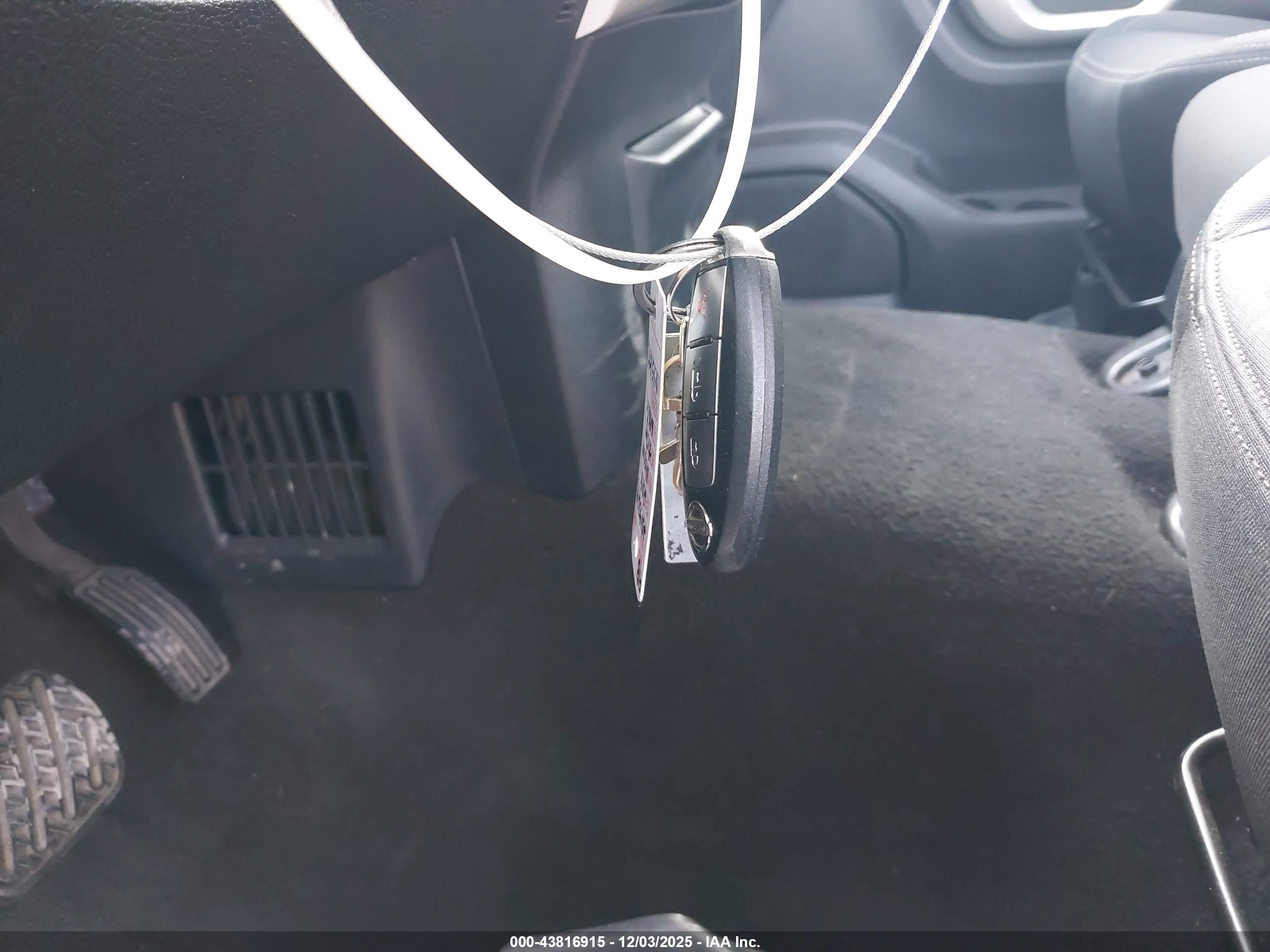 NISSAN TITAN image 11