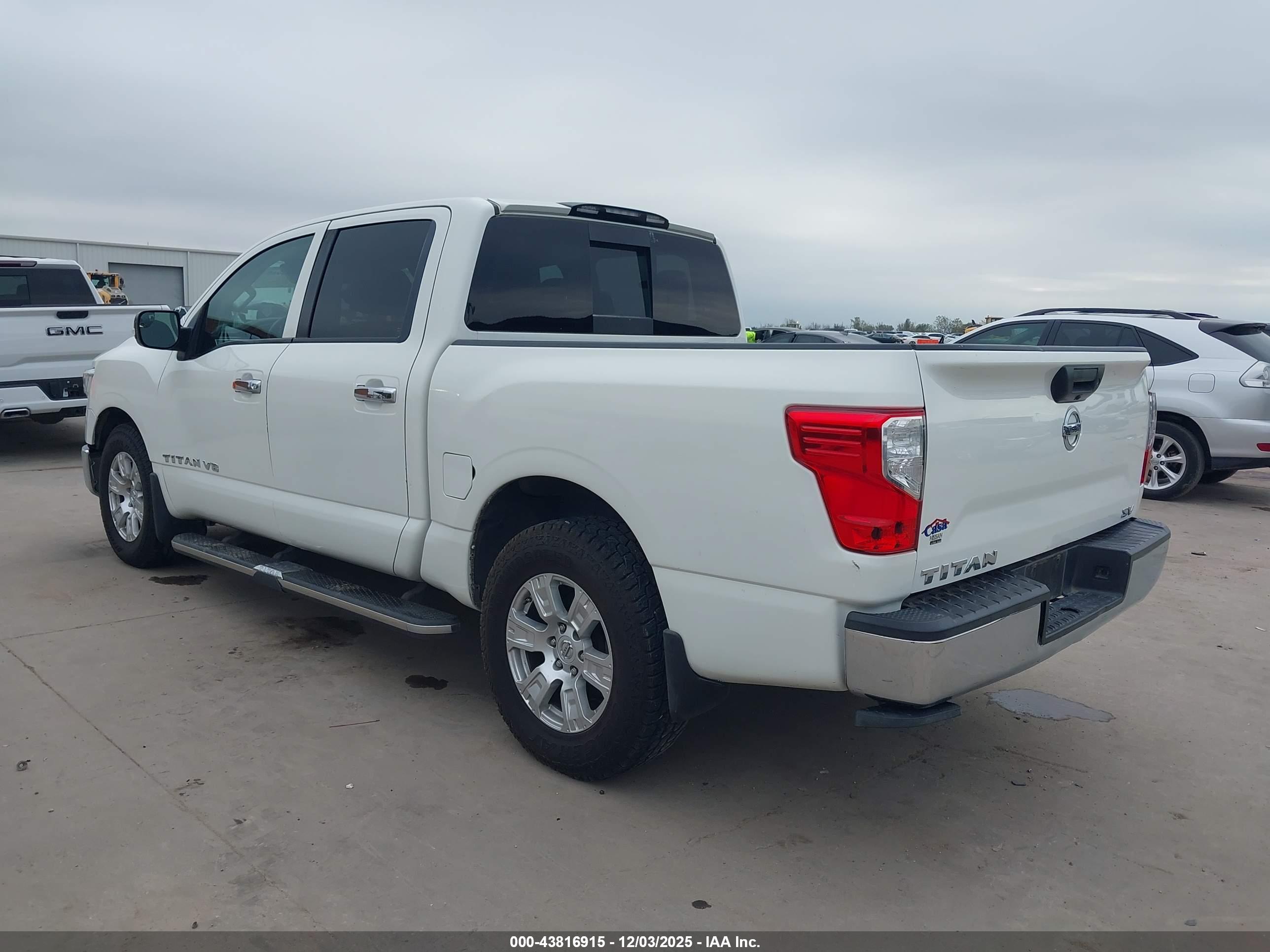 NISSAN TITAN image 3