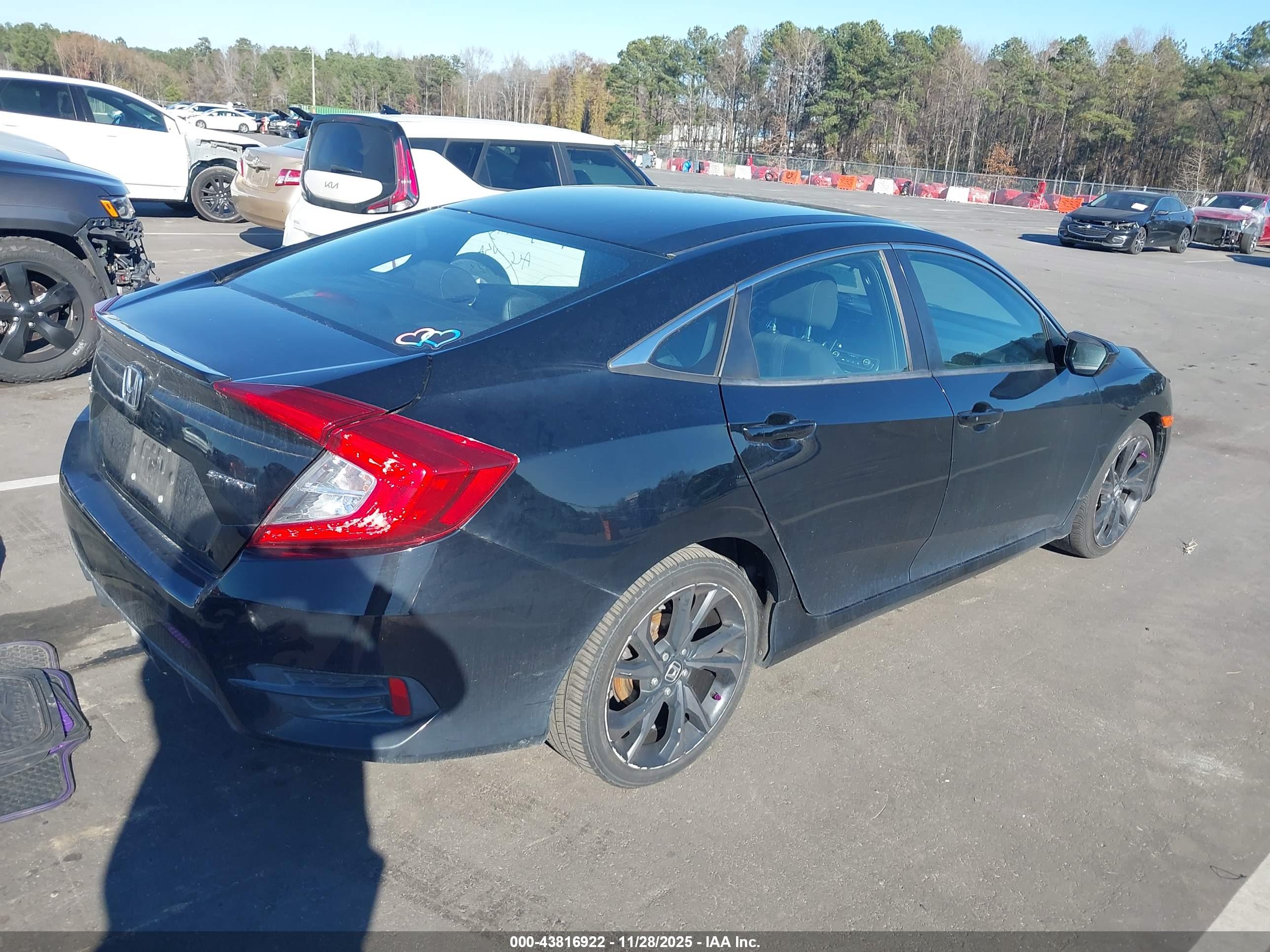 HONDA CIVIC image 4