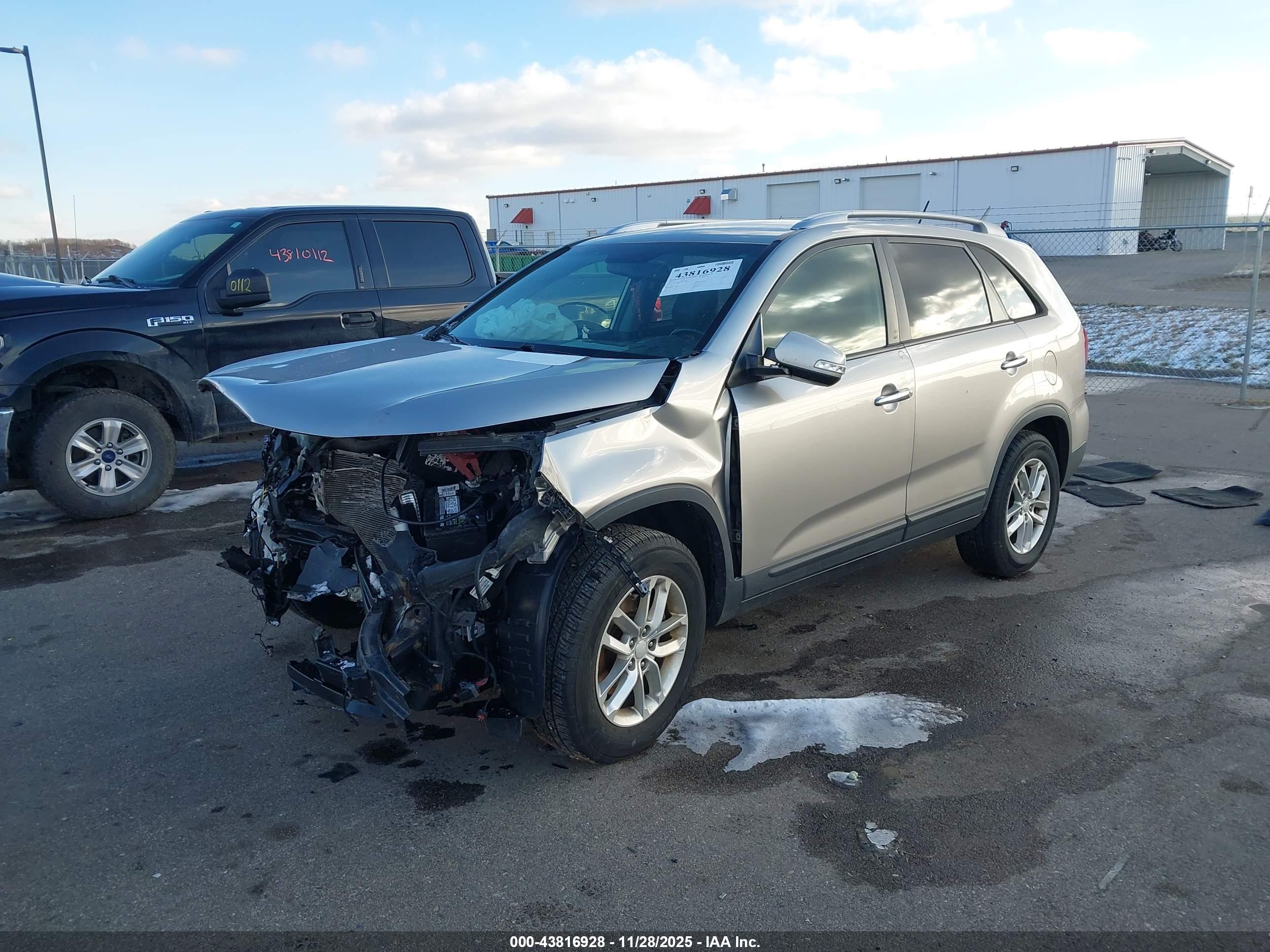 KIA SORENTO image 2