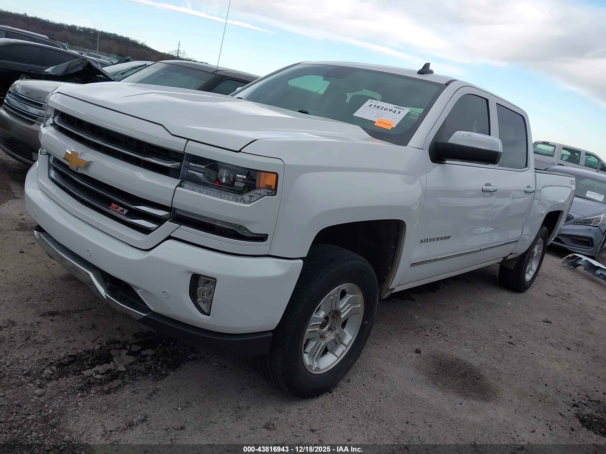 CHEVROLET SILVERADO image 2