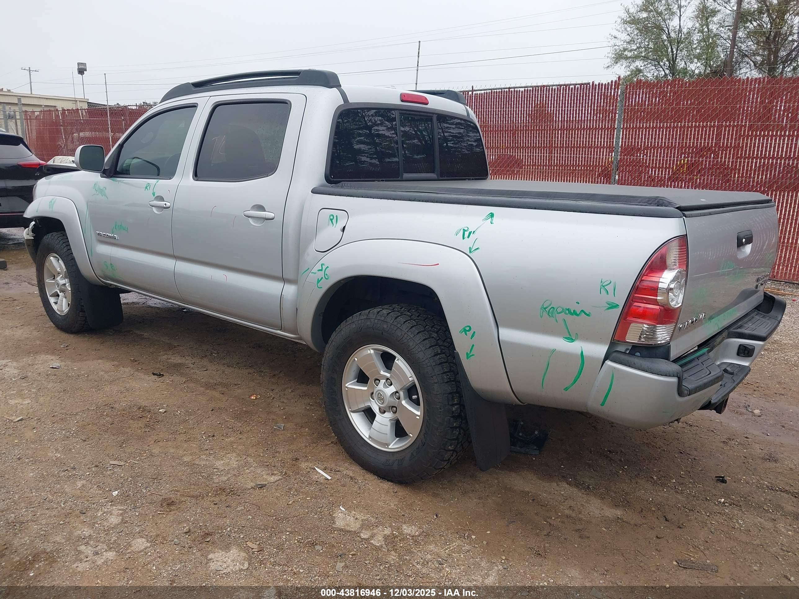 TOYOTA TACOMA image 3