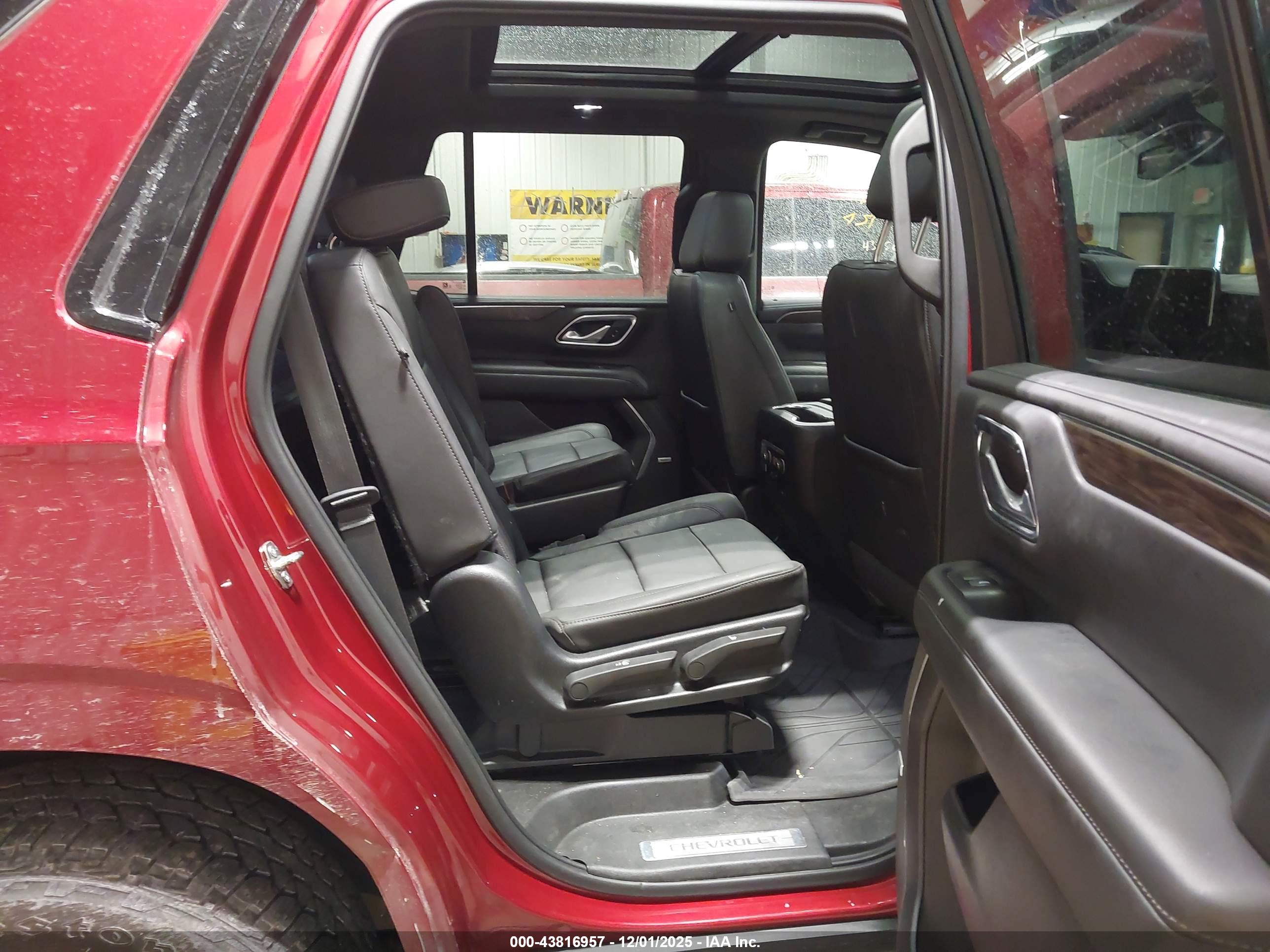 CHEVROLET TAHOE image 8