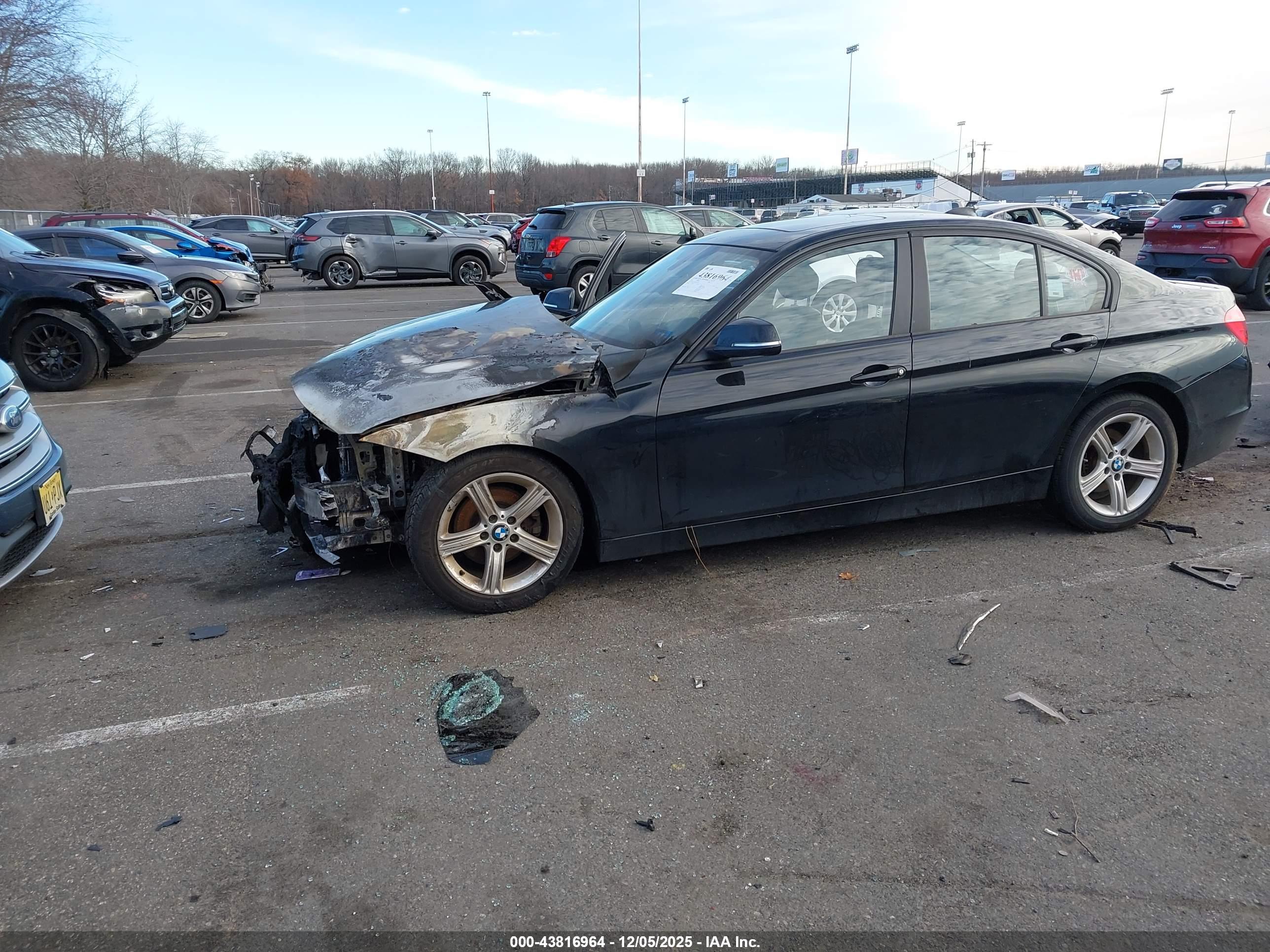 BMW 320I image 2