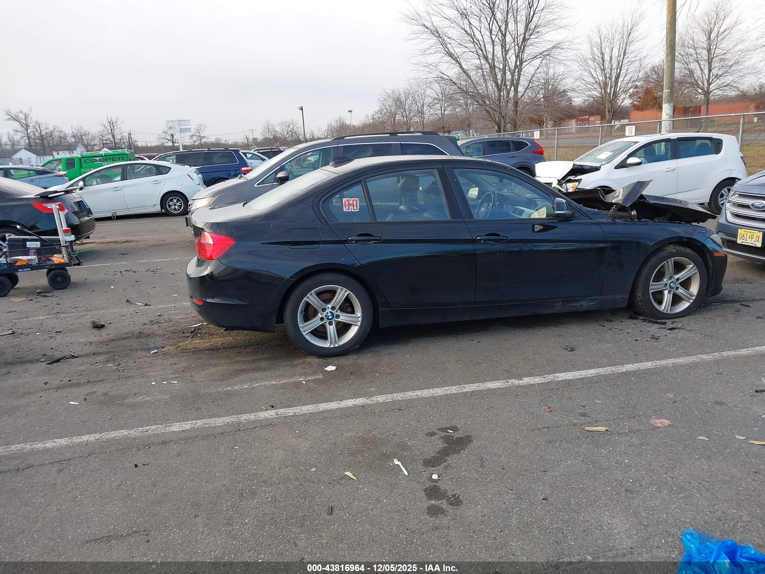 BMW 320I image 4