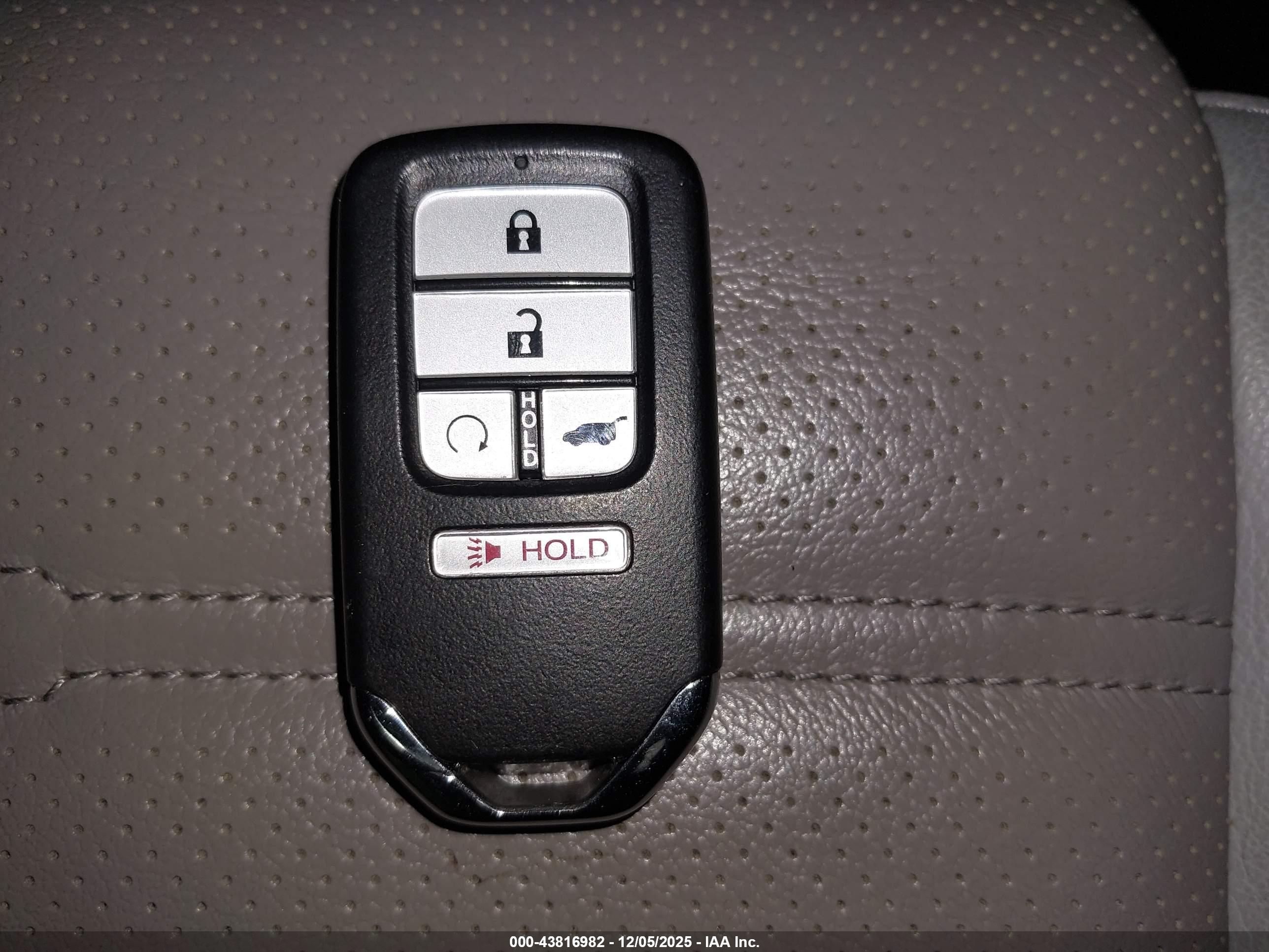 HONDA CR-V image 11