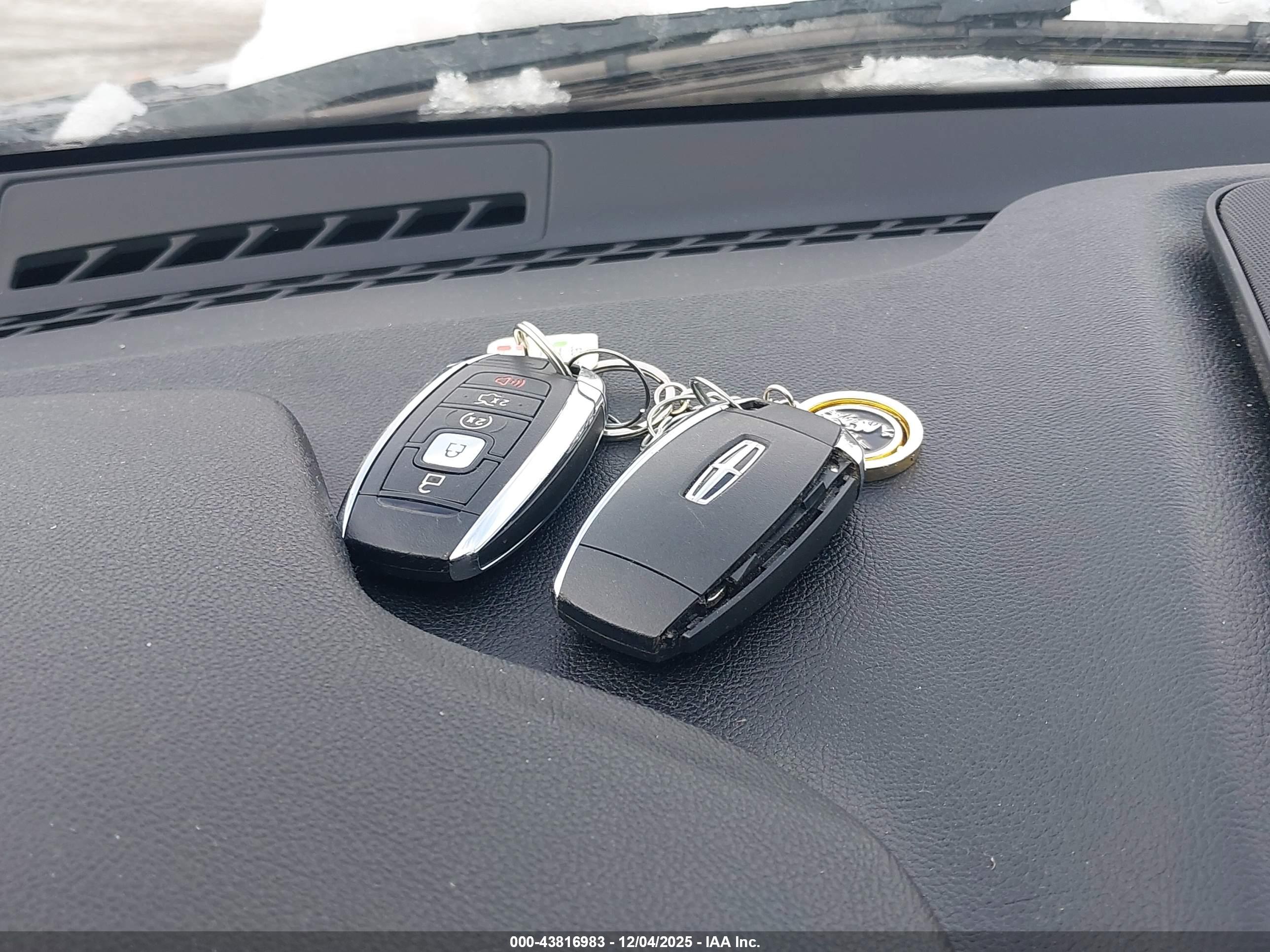 LINCOLN MKZ image 11