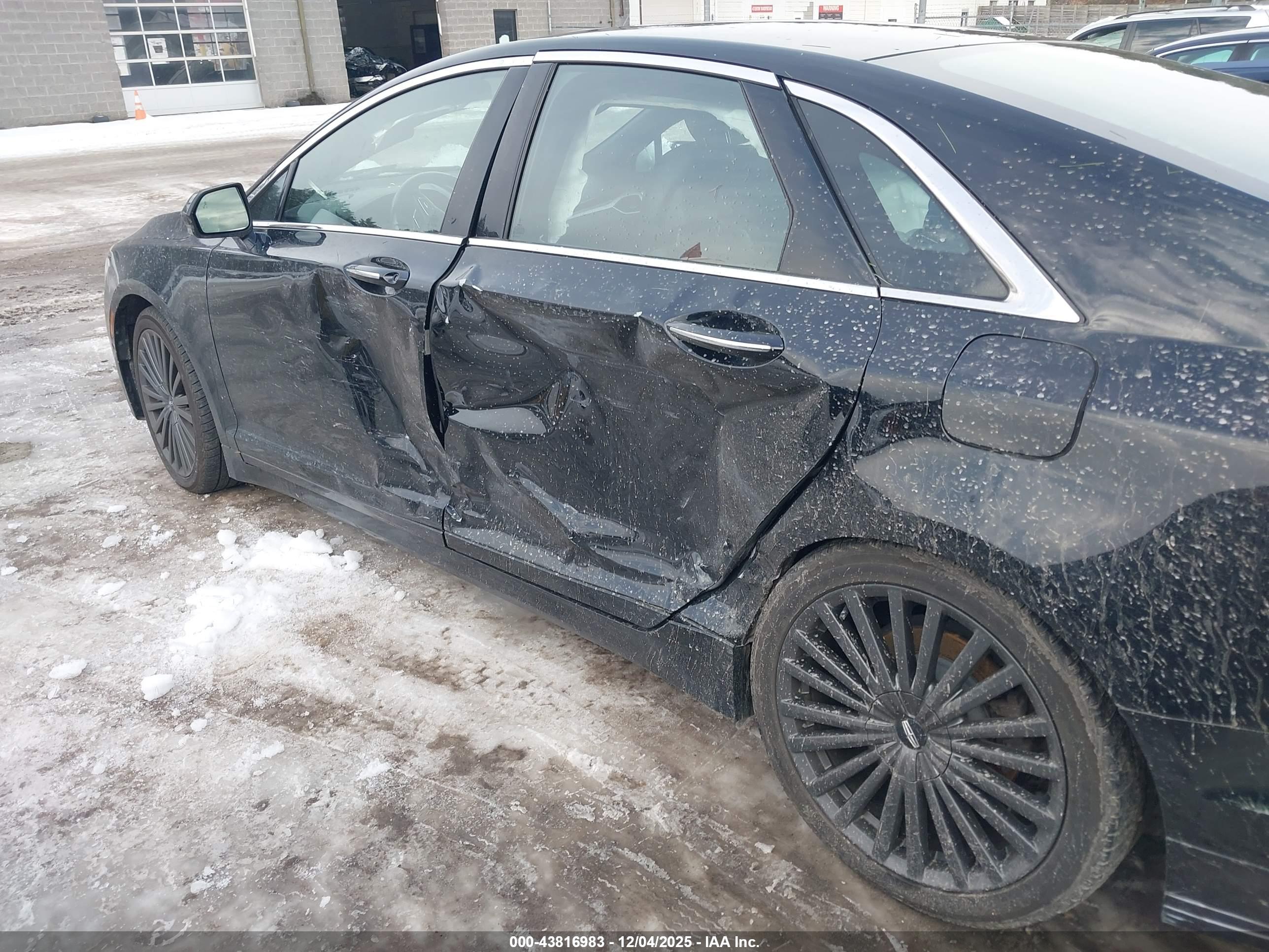 LINCOLN MKZ image 6
