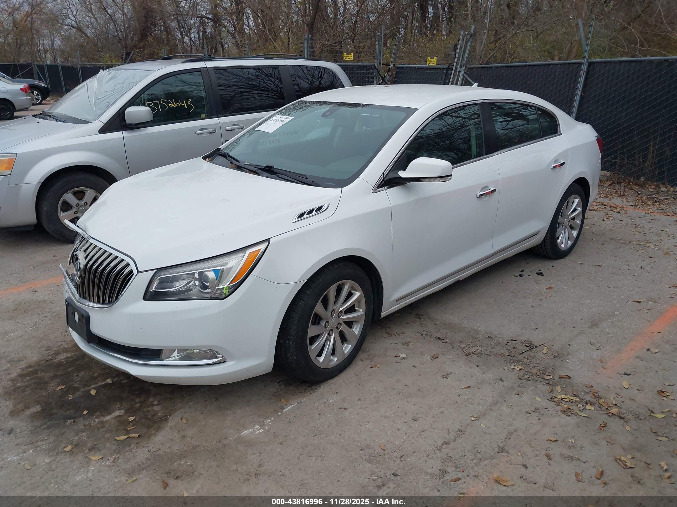 BUICK LACROSSE image 2