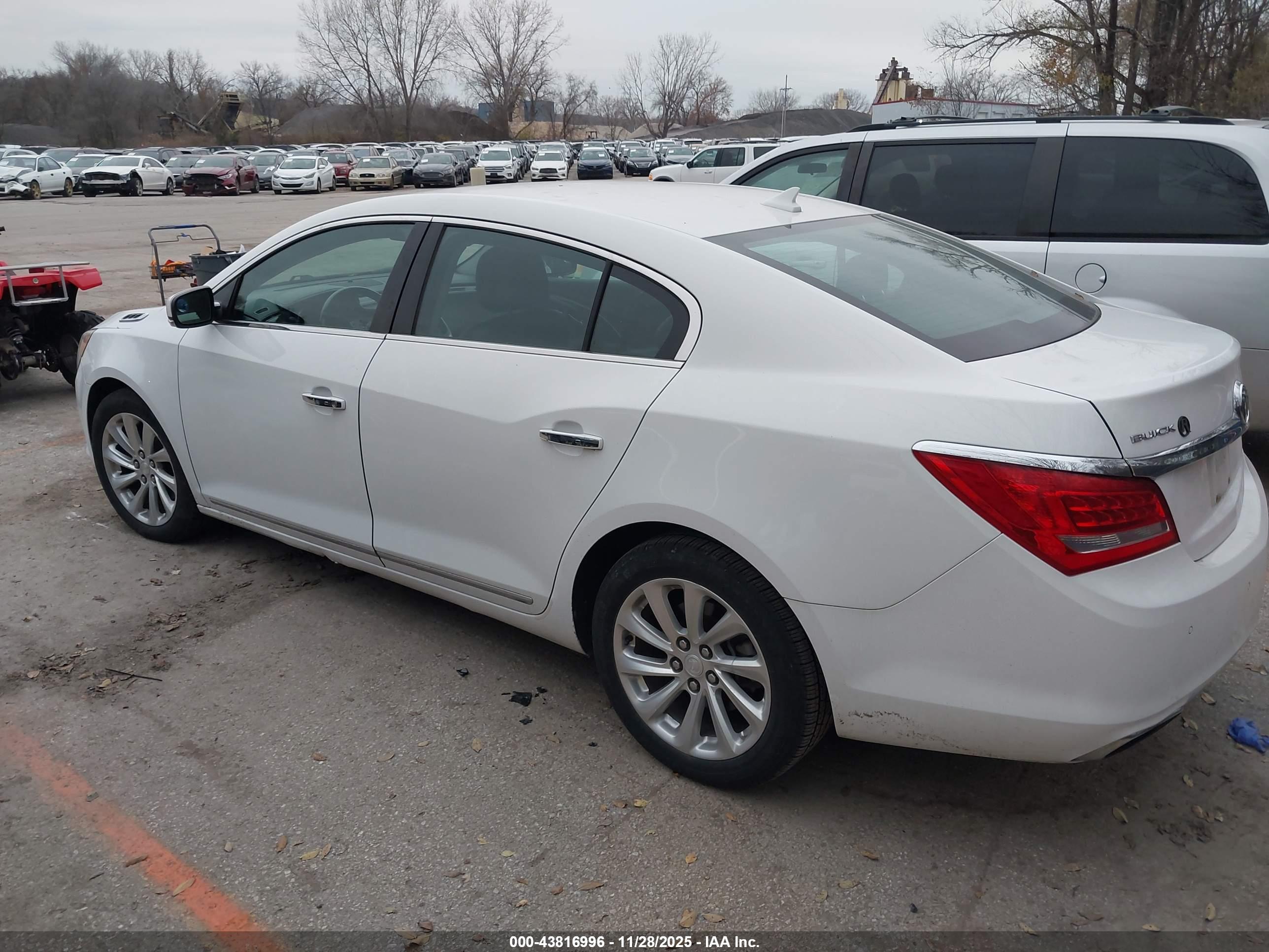BUICK LACROSSE image 3
