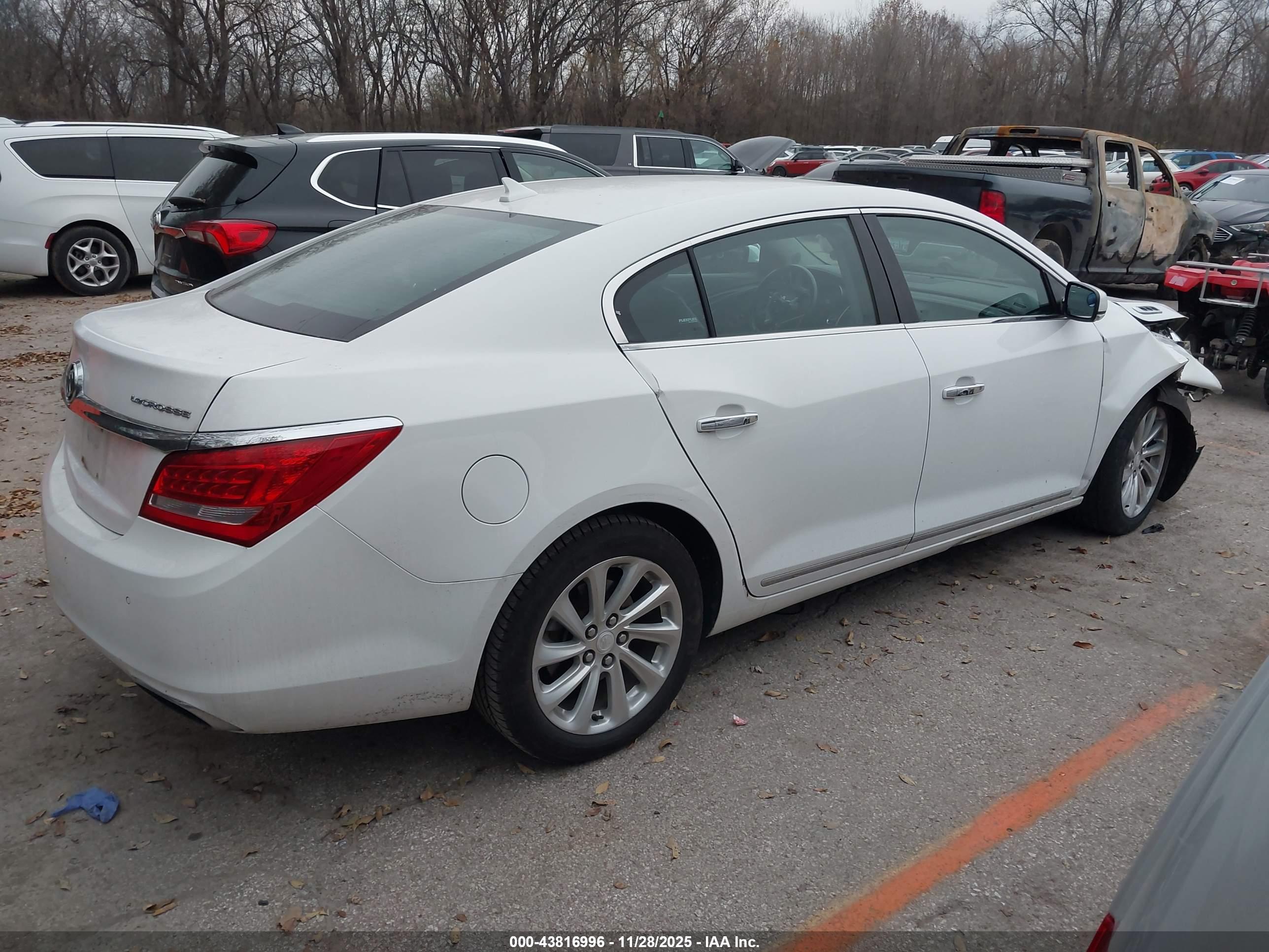 BUICK LACROSSE image 4