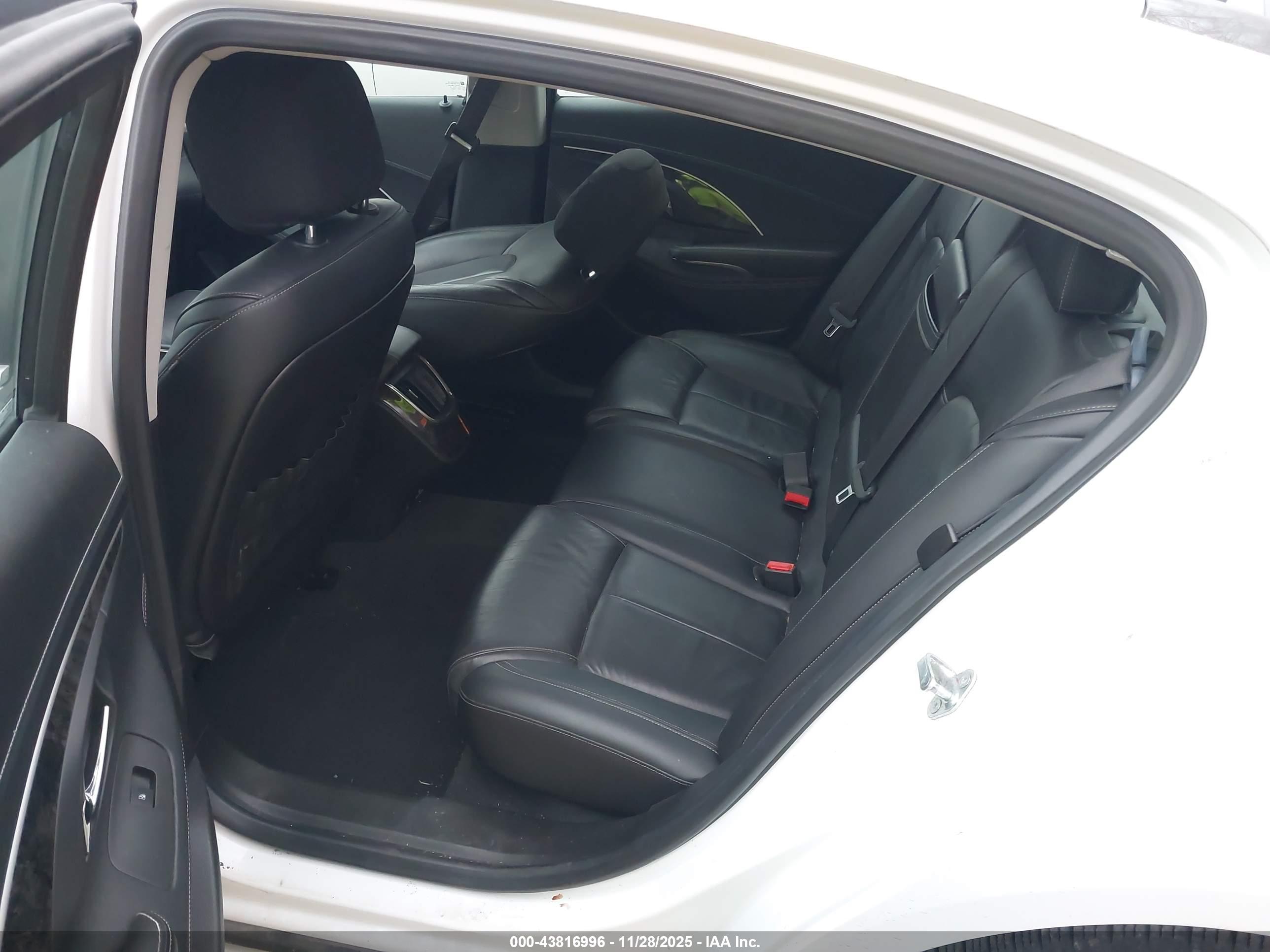 BUICK LACROSSE image 8