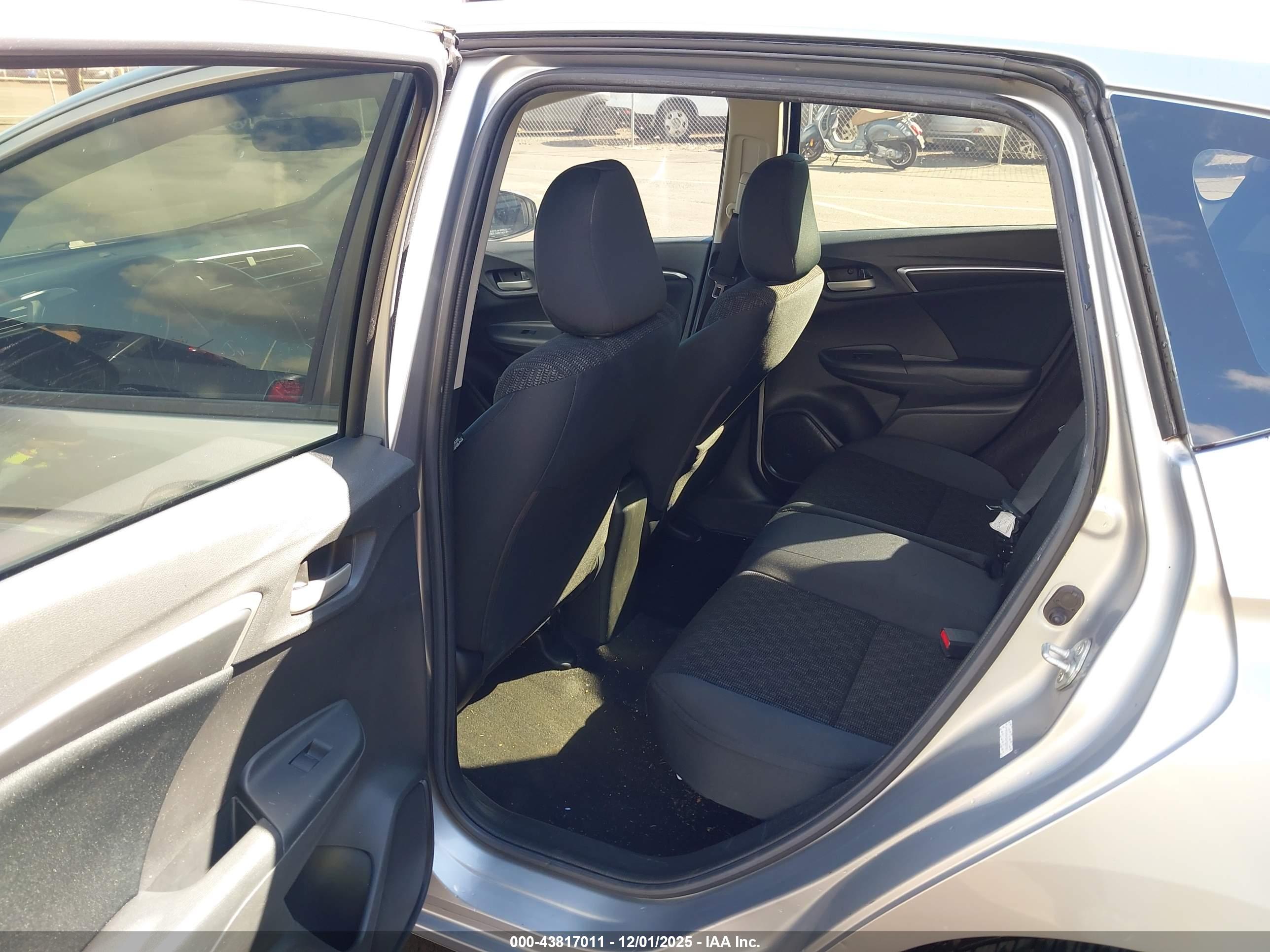 HONDA FIT image 8