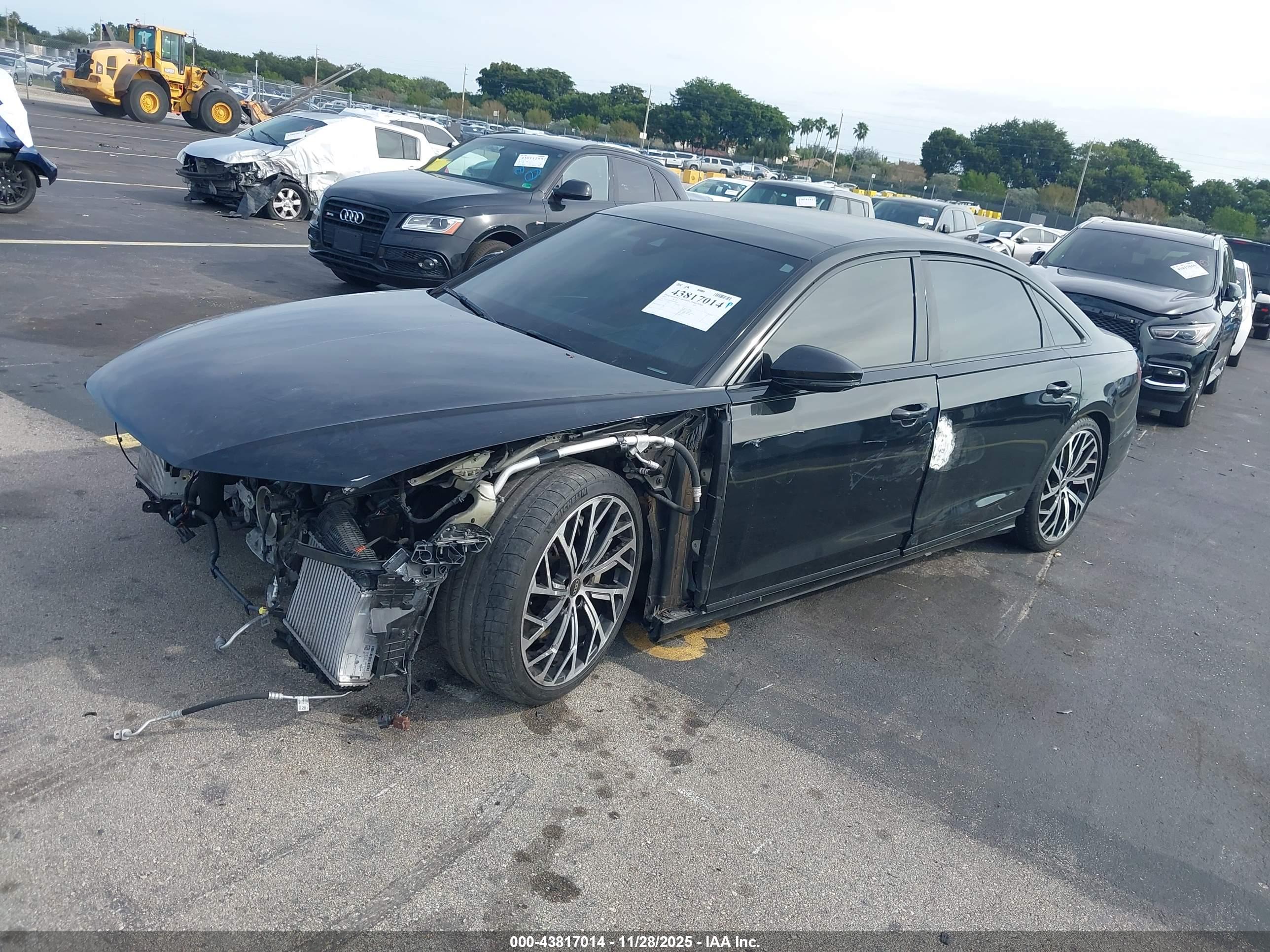 AUDI A8 image 2