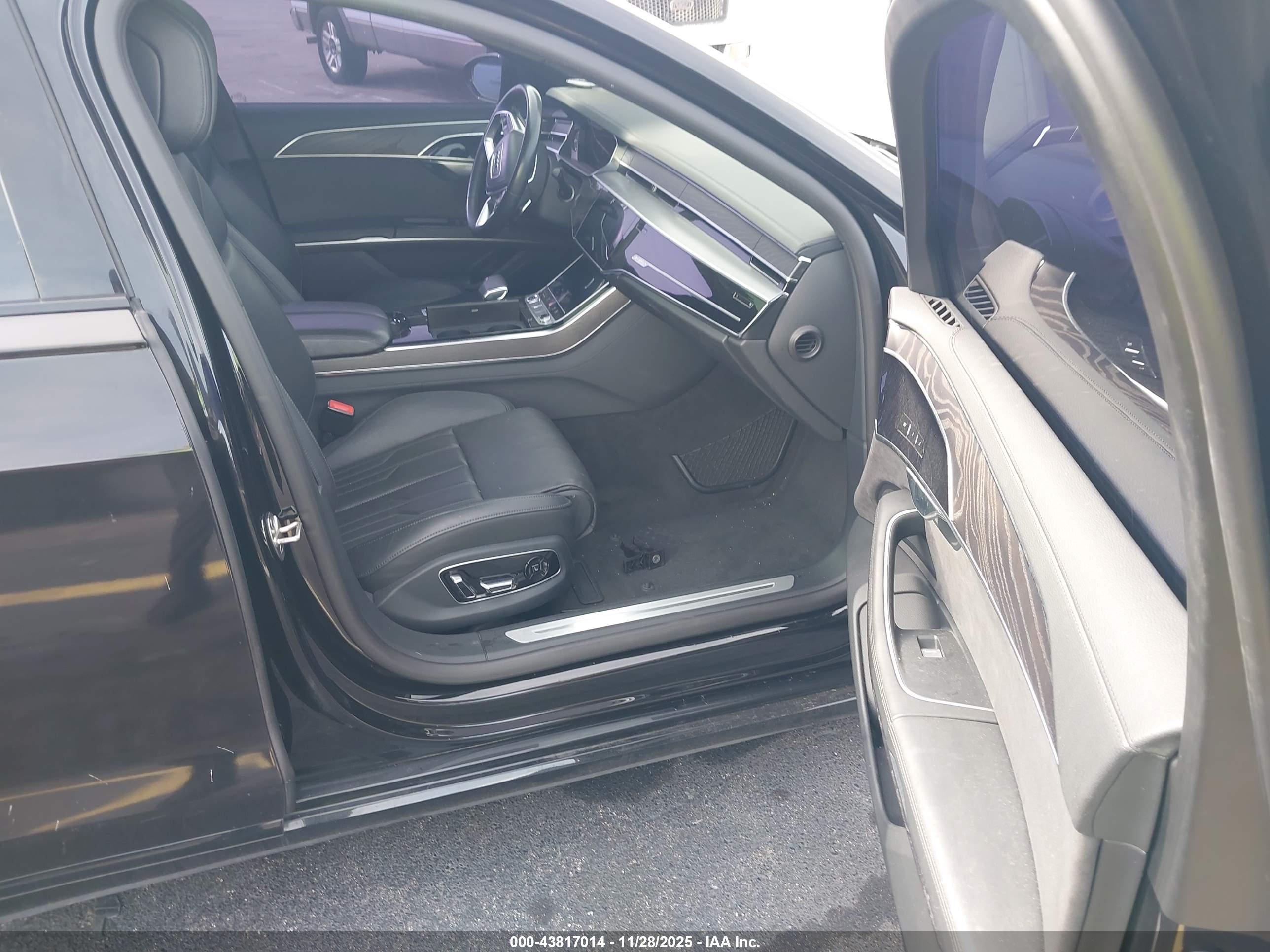 AUDI A8 image 5