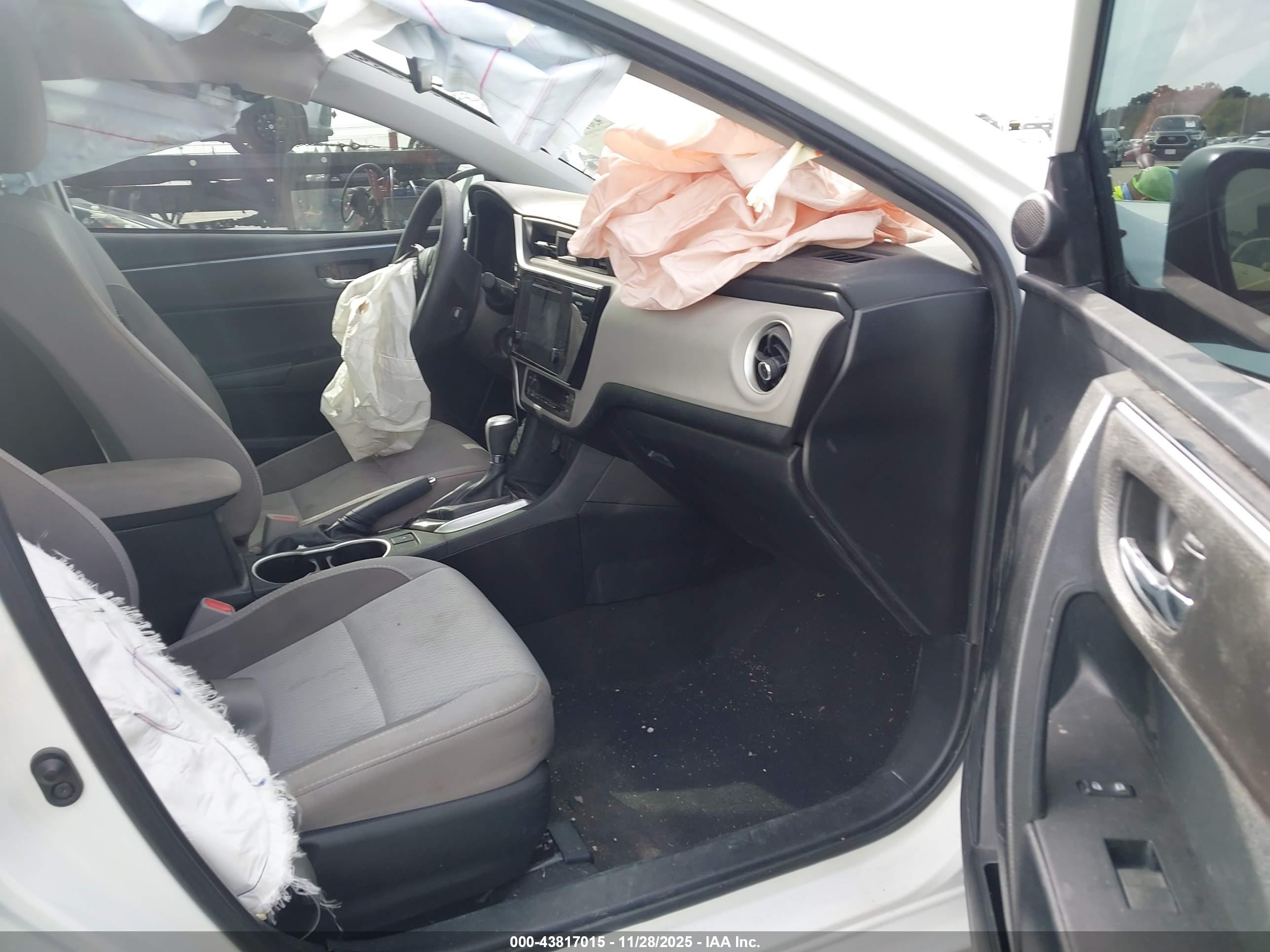 TOYOTA COROLLA image 5
