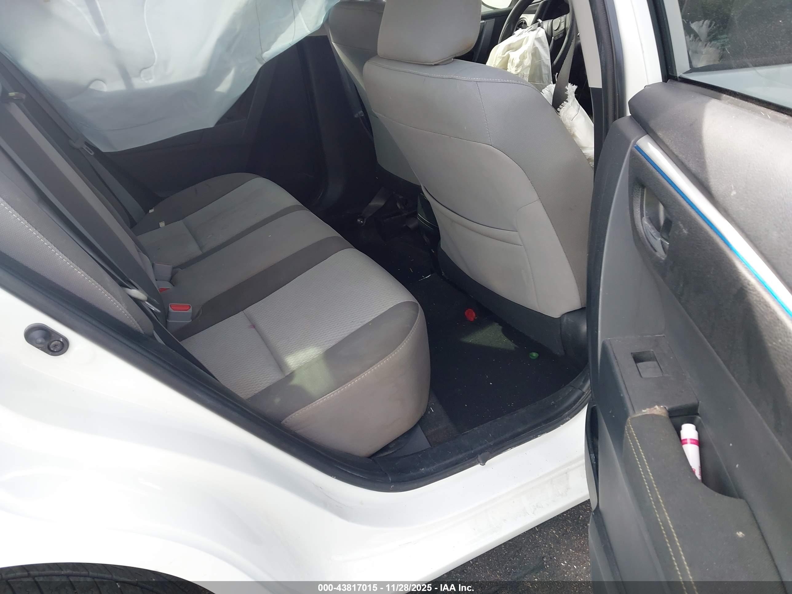 TOYOTA COROLLA image 8