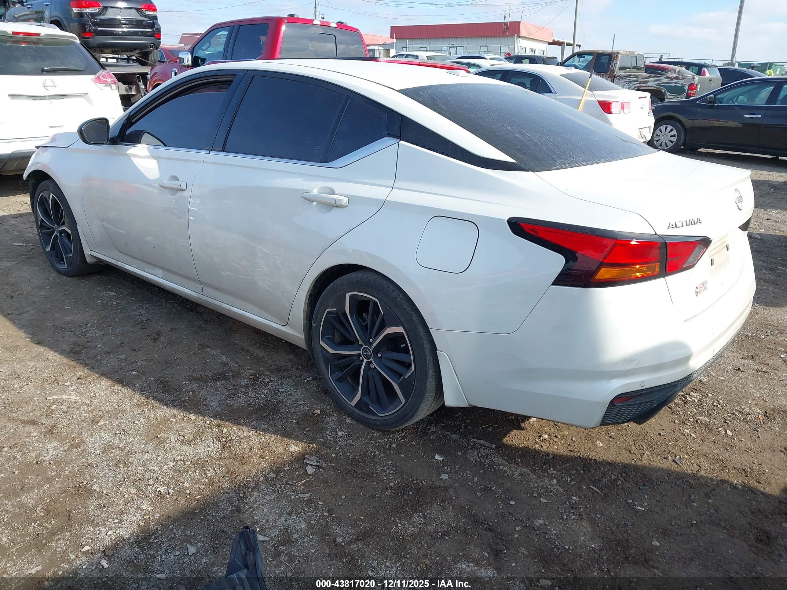 NISSAN ALTIMA image 3