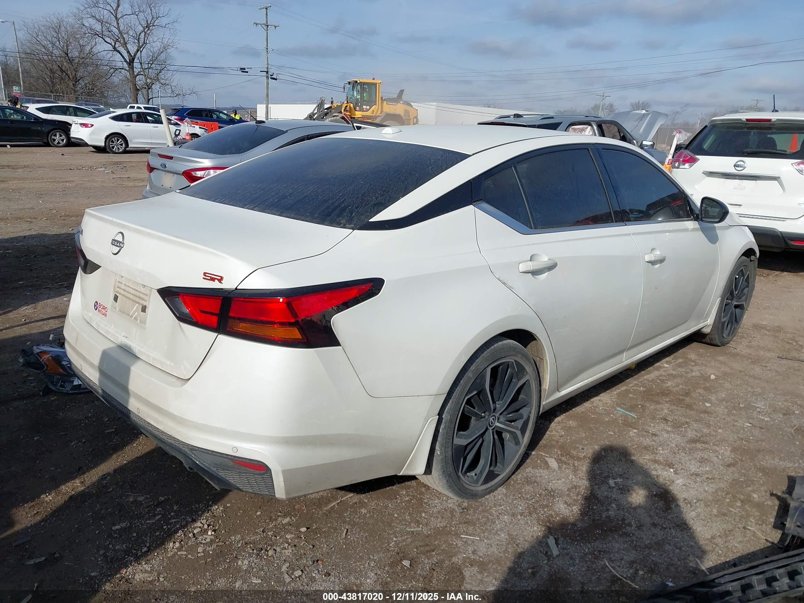 NISSAN ALTIMA image 4