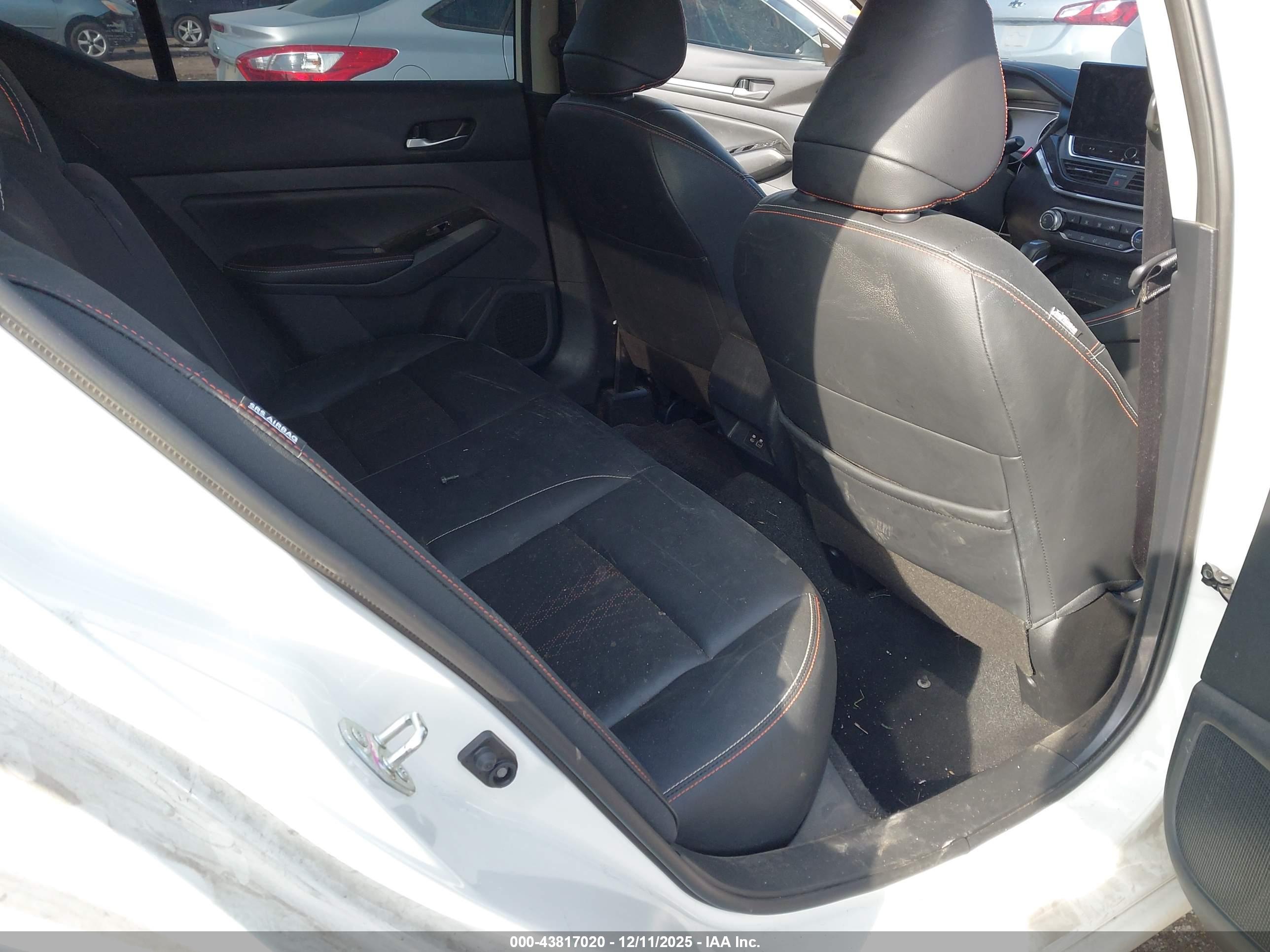 NISSAN ALTIMA image 8