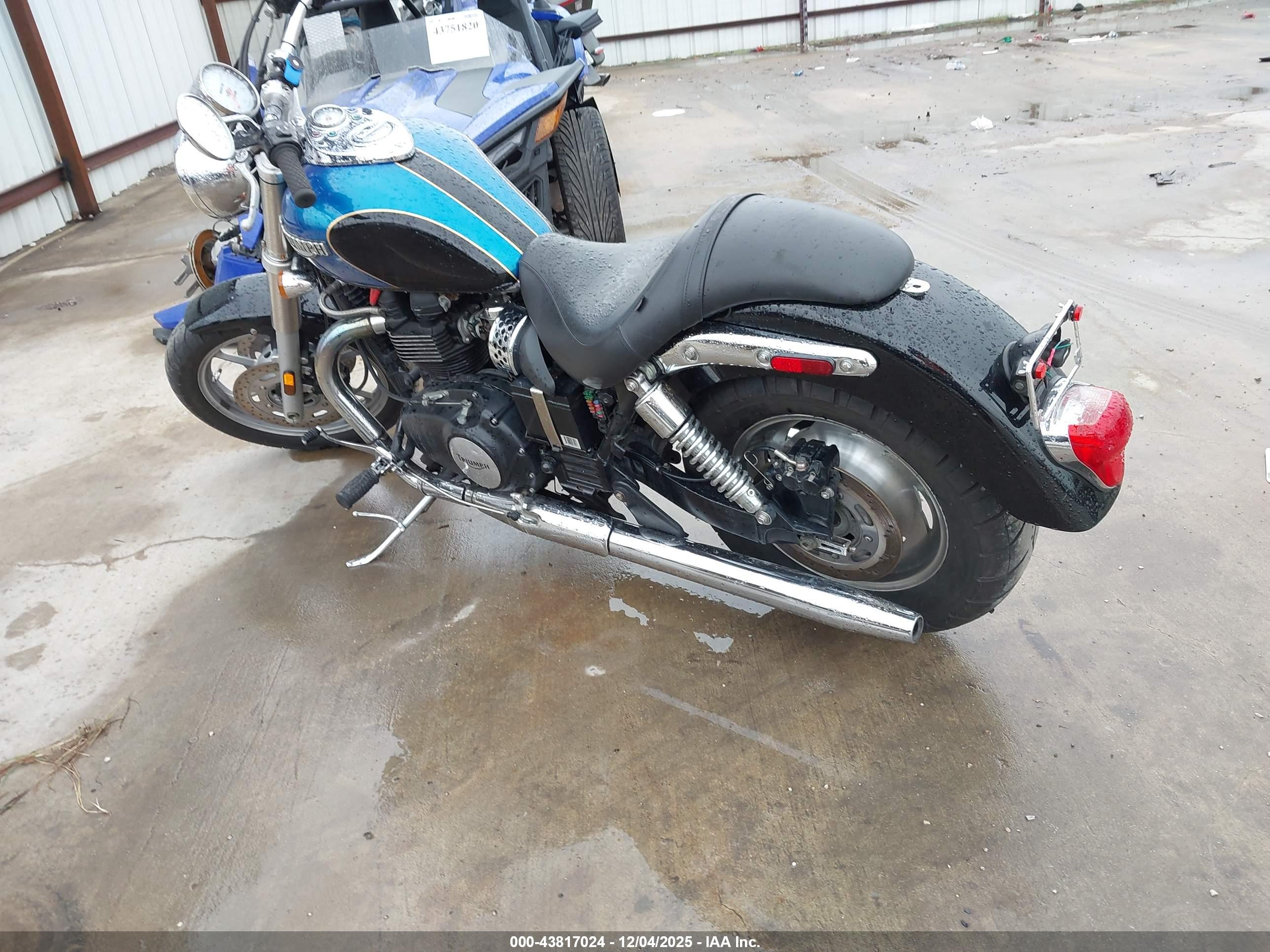 TRIUMPH MOTORCYCLE image 3
