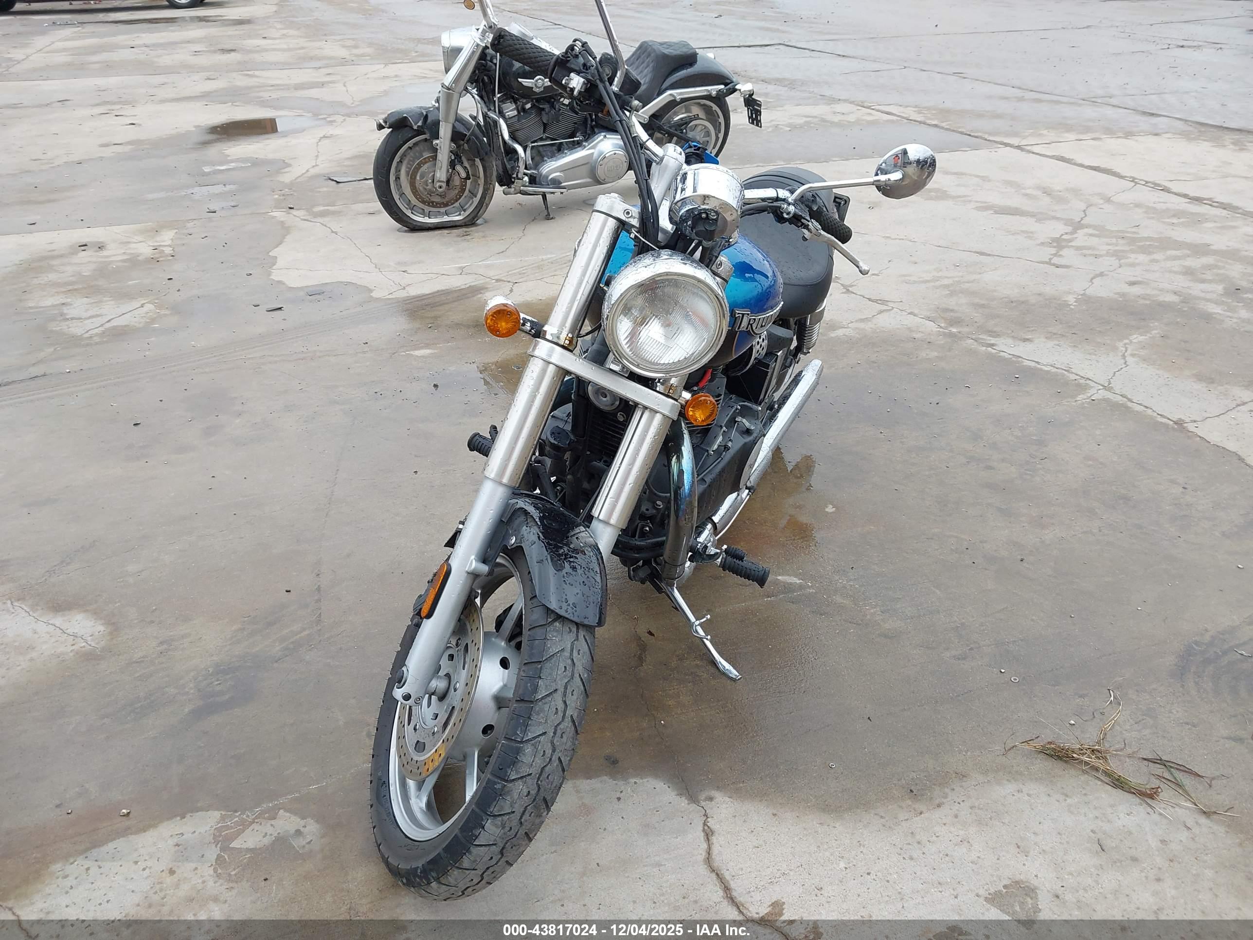 TRIUMPH MOTORCYCLE image 5