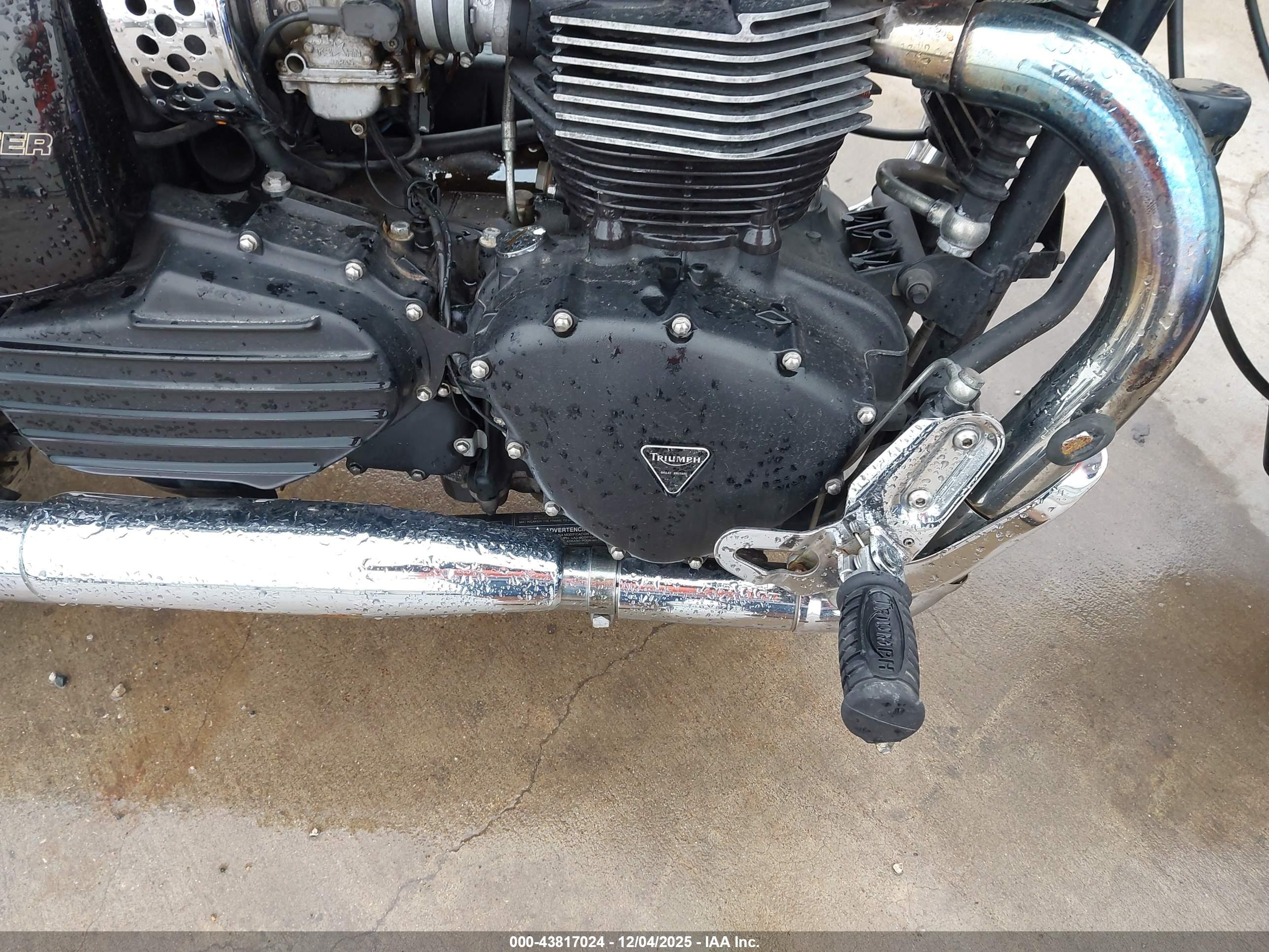 TRIUMPH MOTORCYCLE image 8