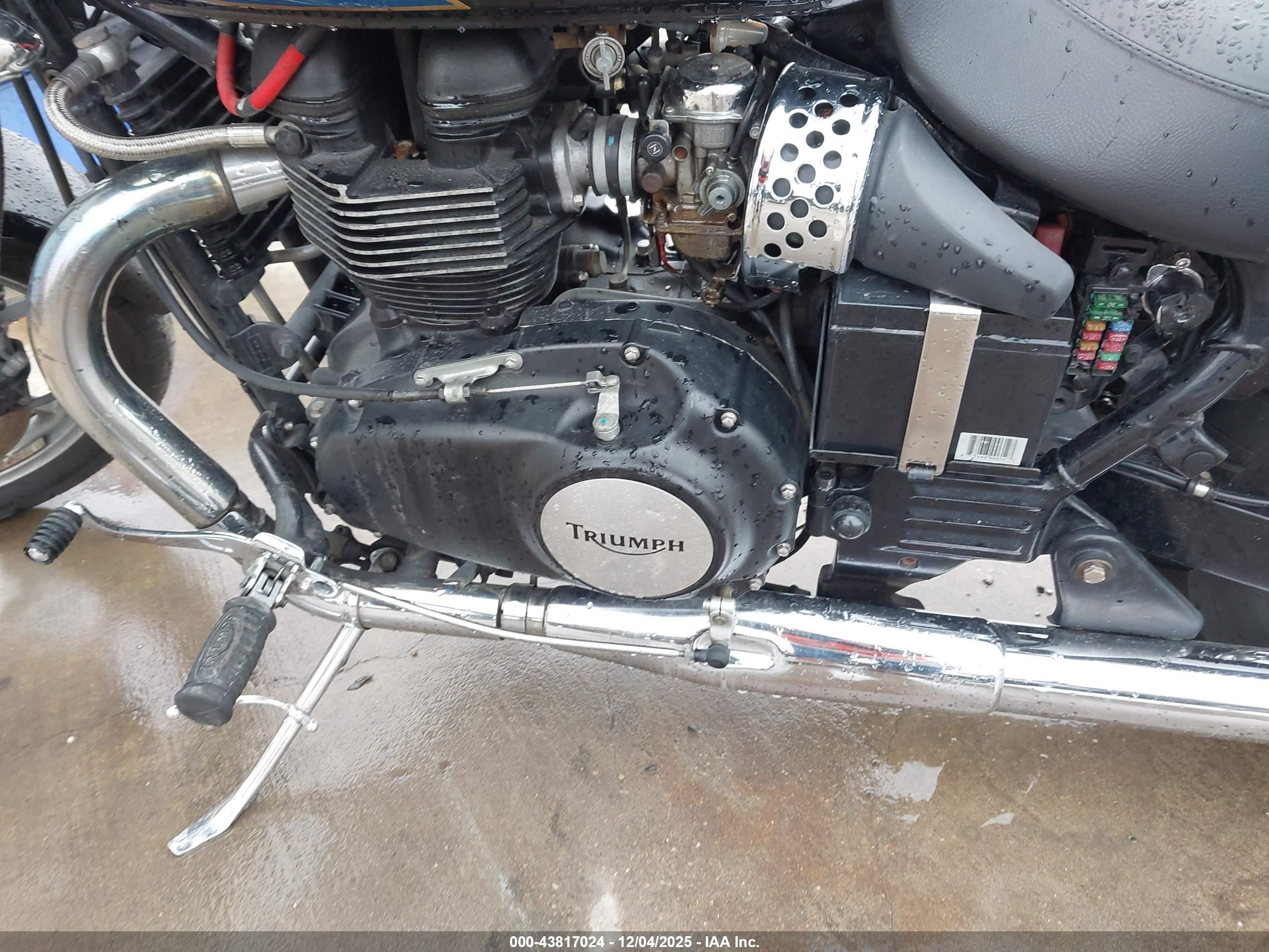 TRIUMPH MOTORCYCLE image 9