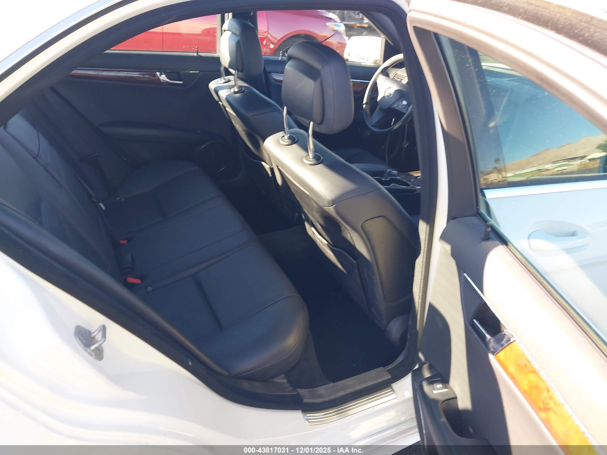MERCEDES-BENZ C image 8