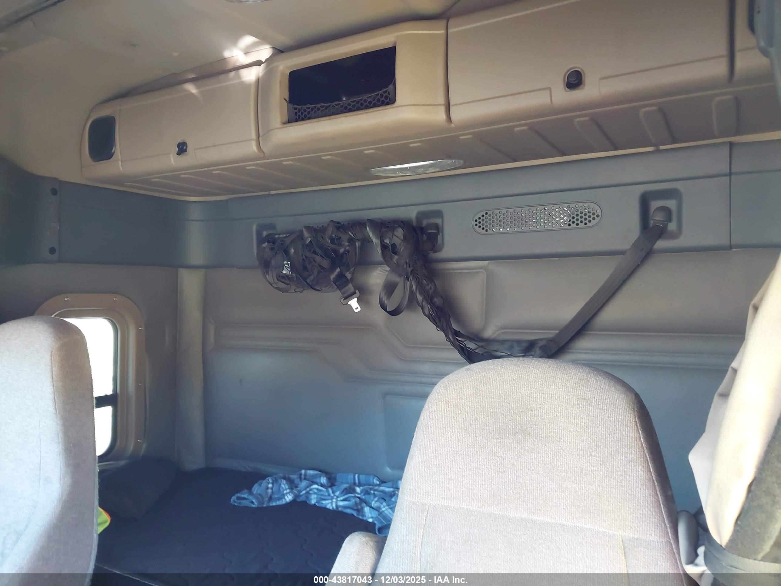FREIGHTLINER CASCADIA image 7