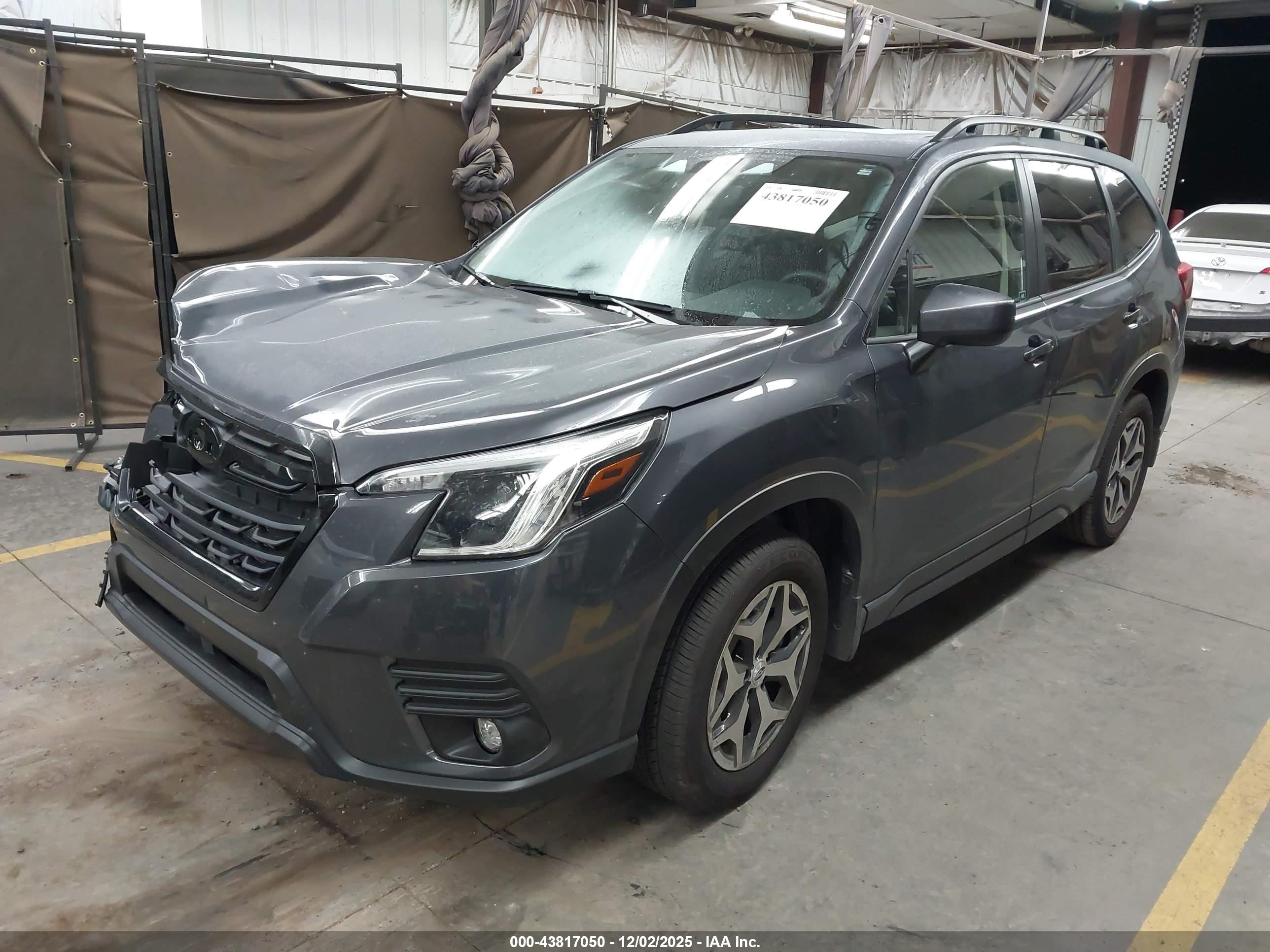 SUBARU FORESTER image 2