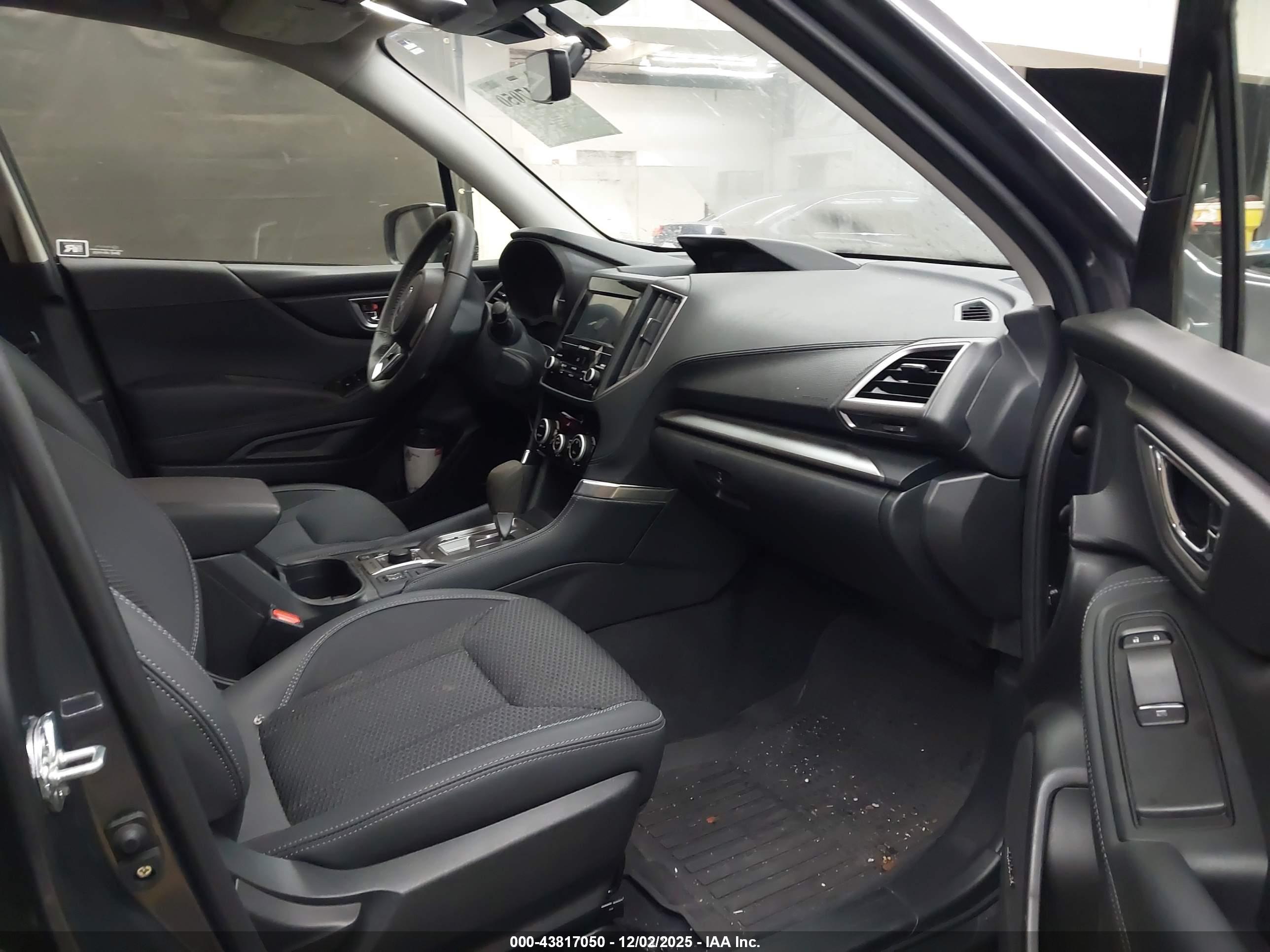 SUBARU FORESTER image 5