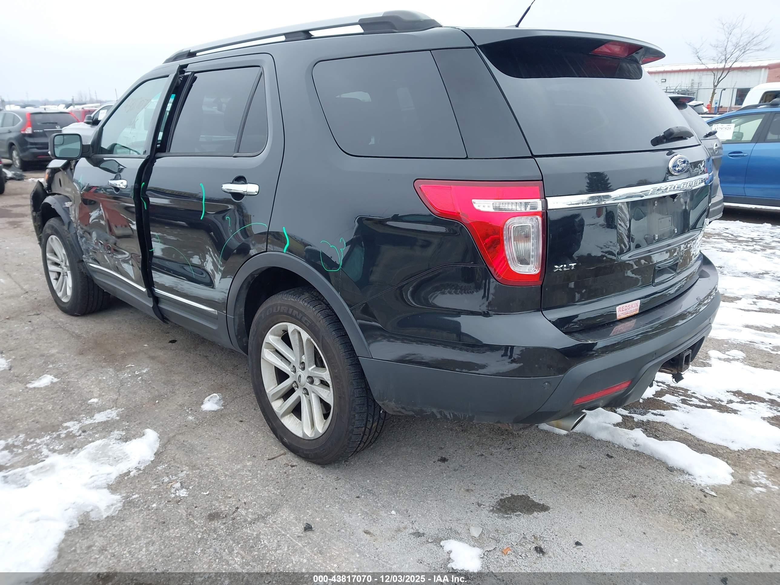 FORD EXPLORER image 3