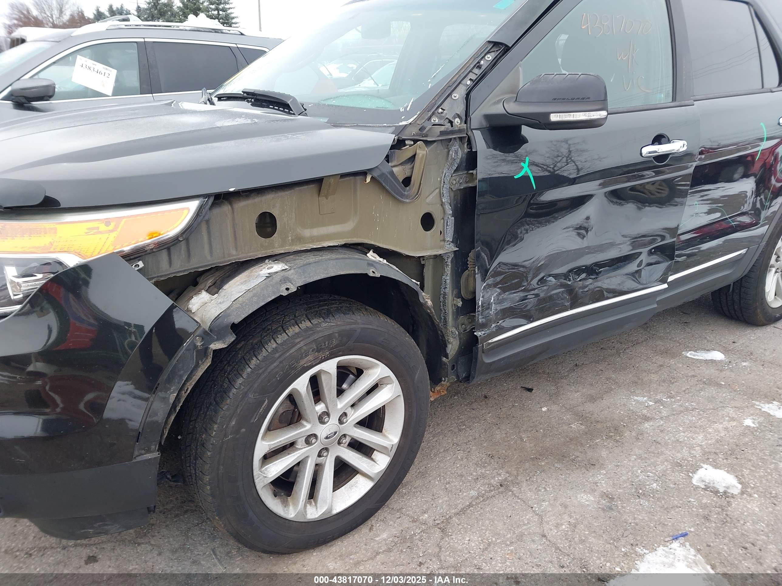 FORD EXPLORER image 6