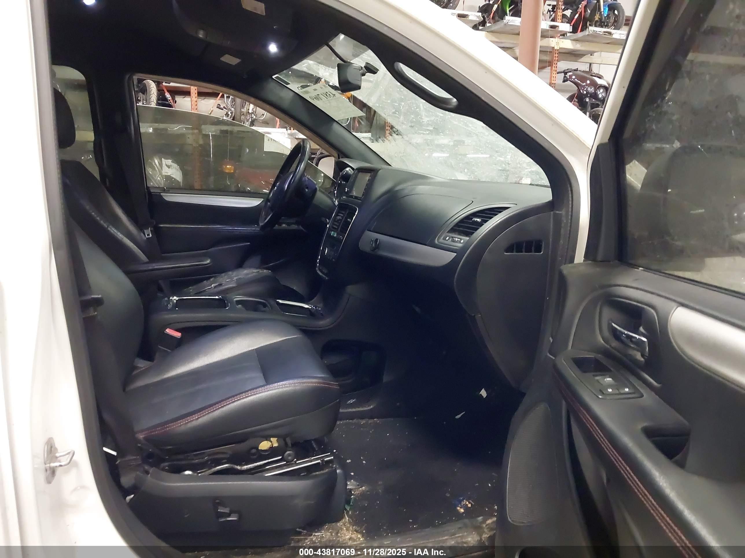 DODGE GRAND image 5