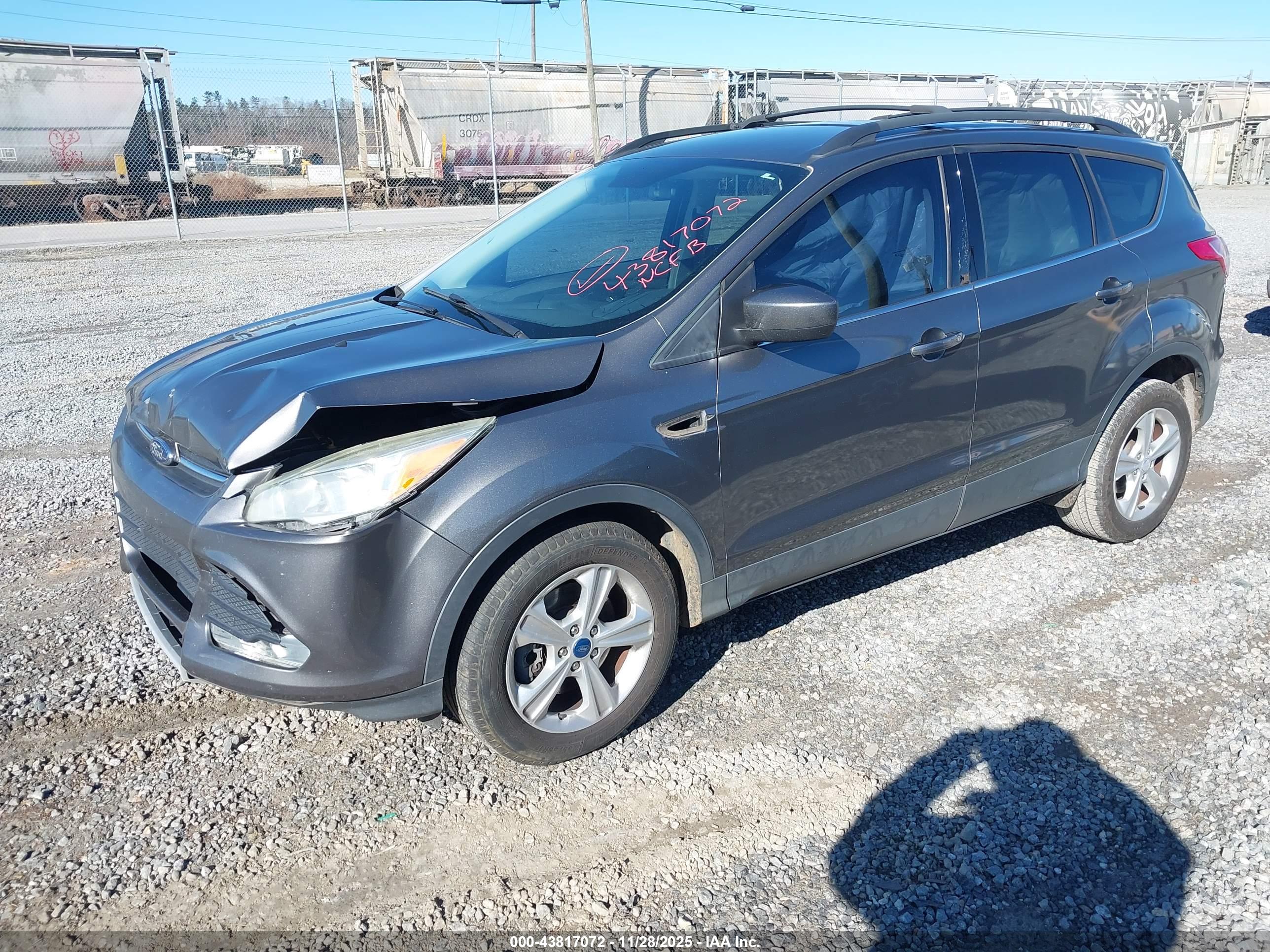 FORD ESCAPE image 2