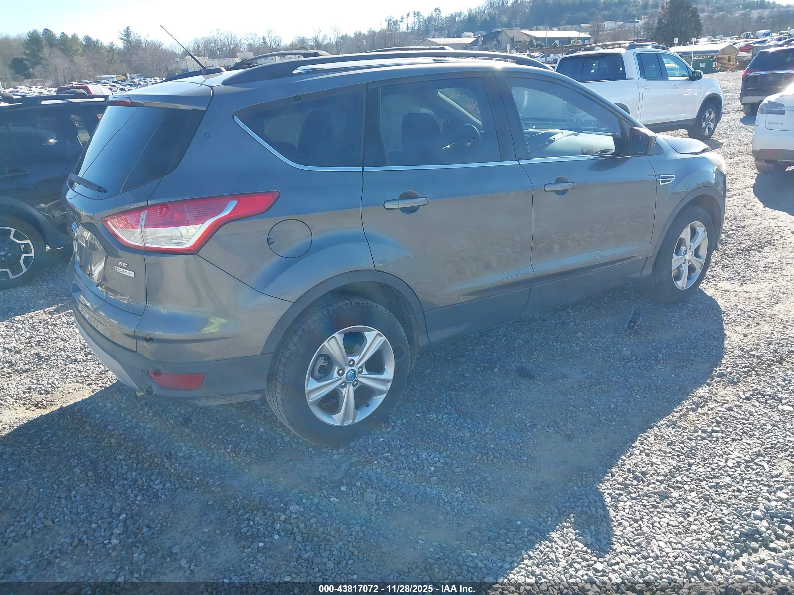 FORD ESCAPE image 4