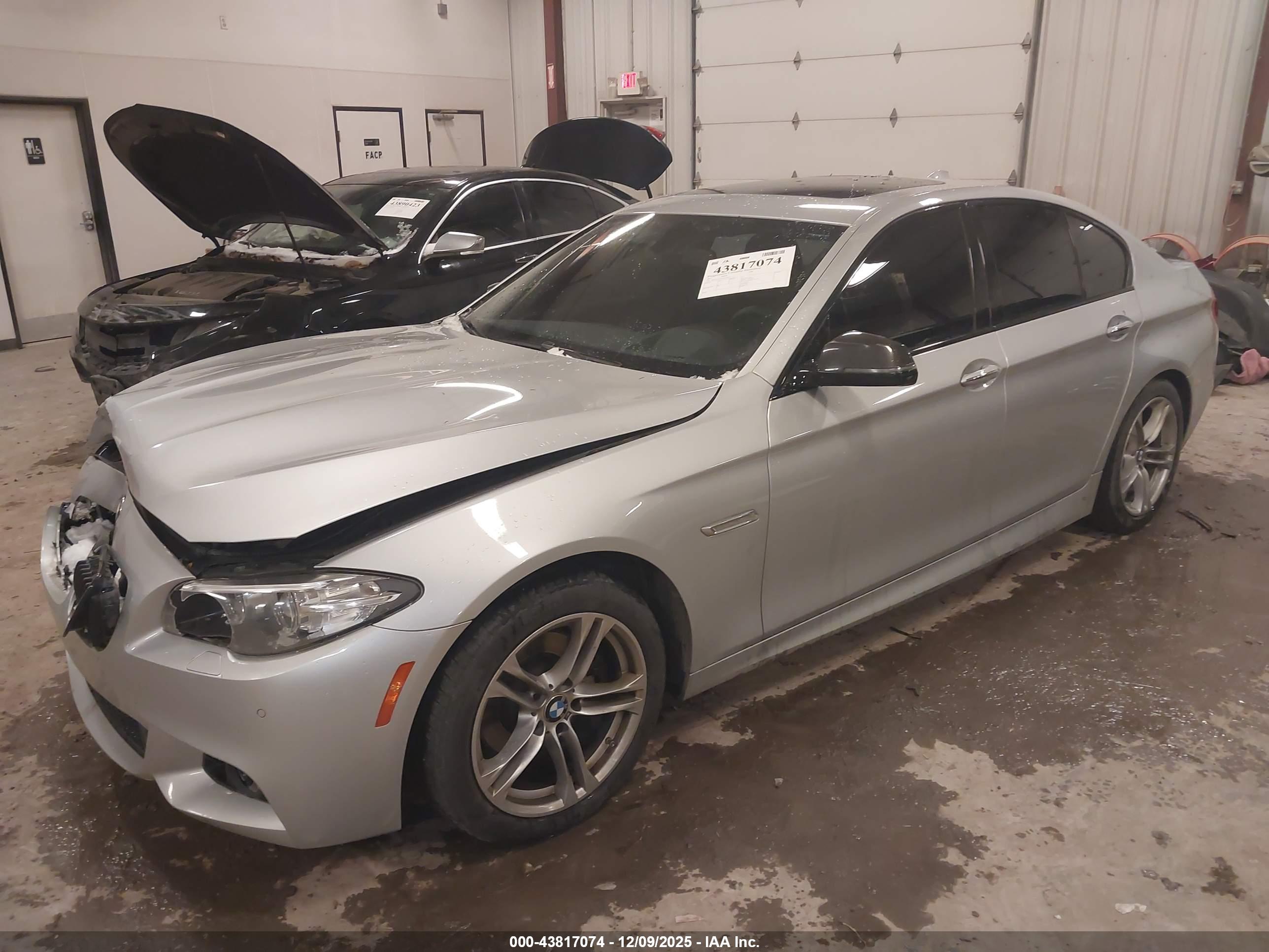 BMW 528I image 2