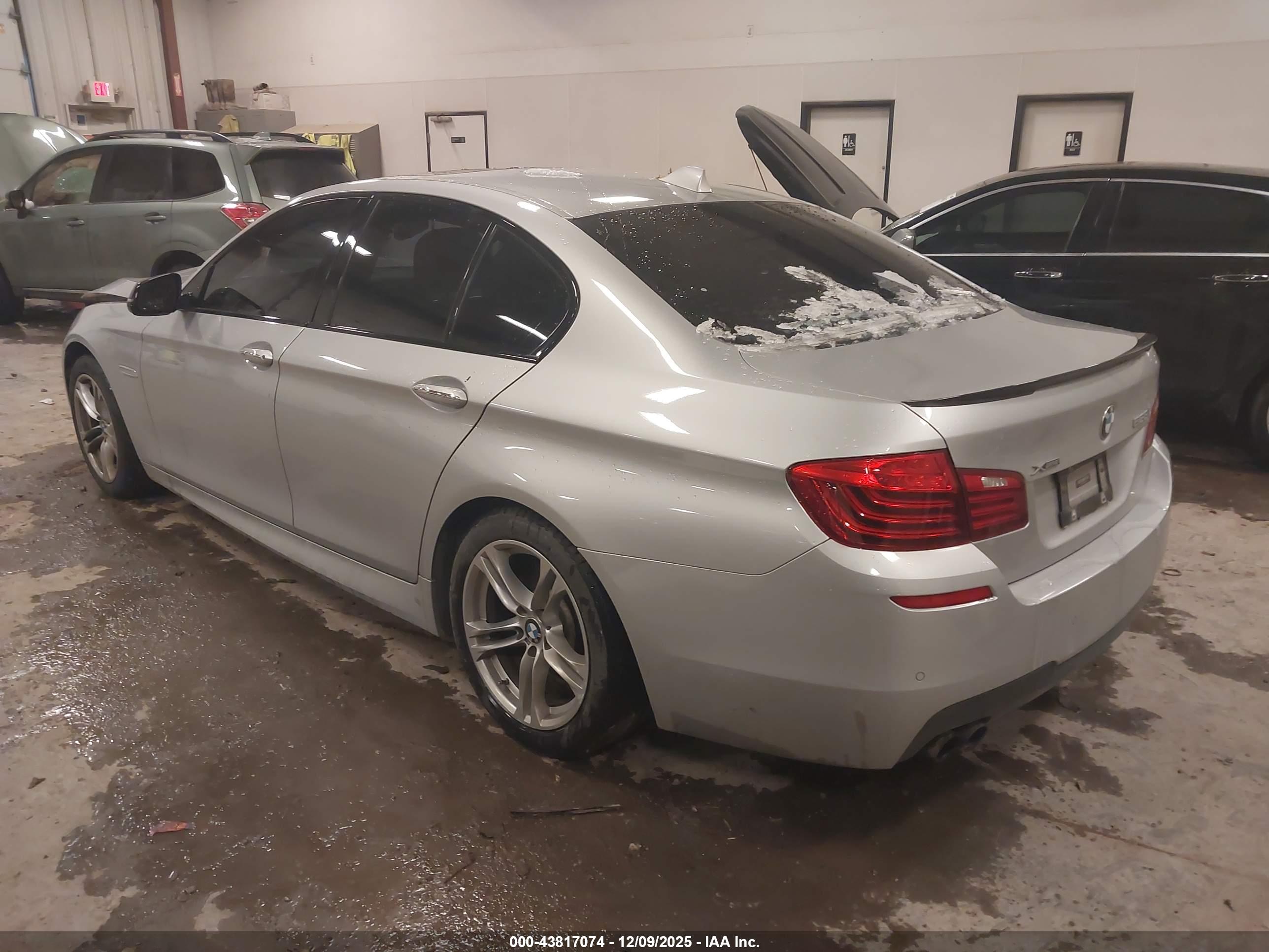 BMW 528I image 3