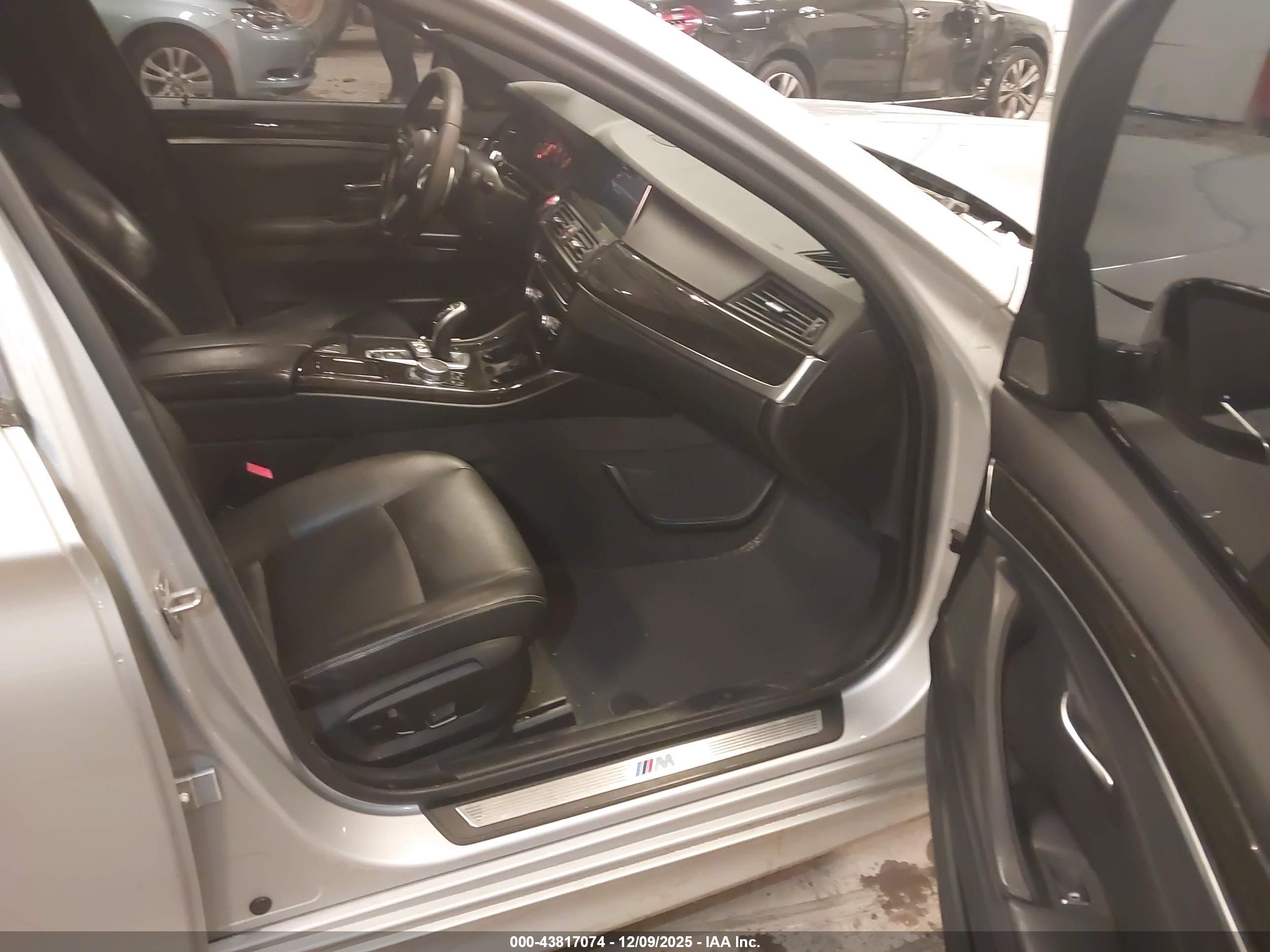 BMW 528I image 5
