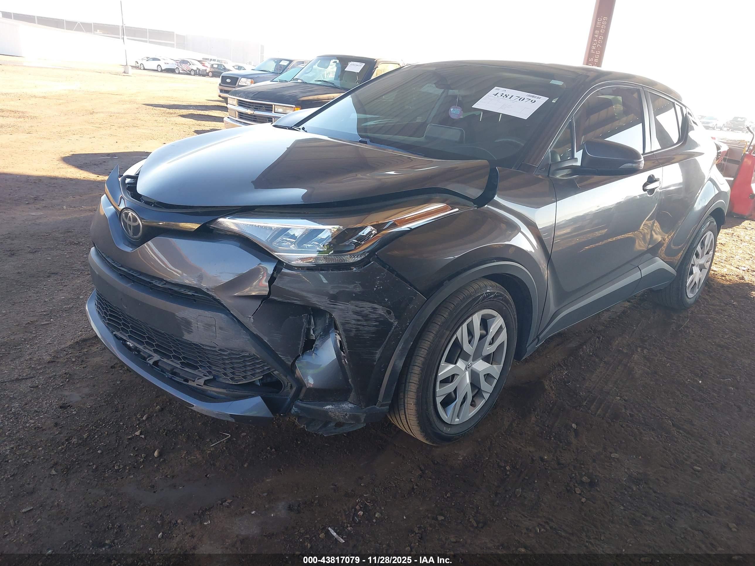 TOYOTA C-HR image 2