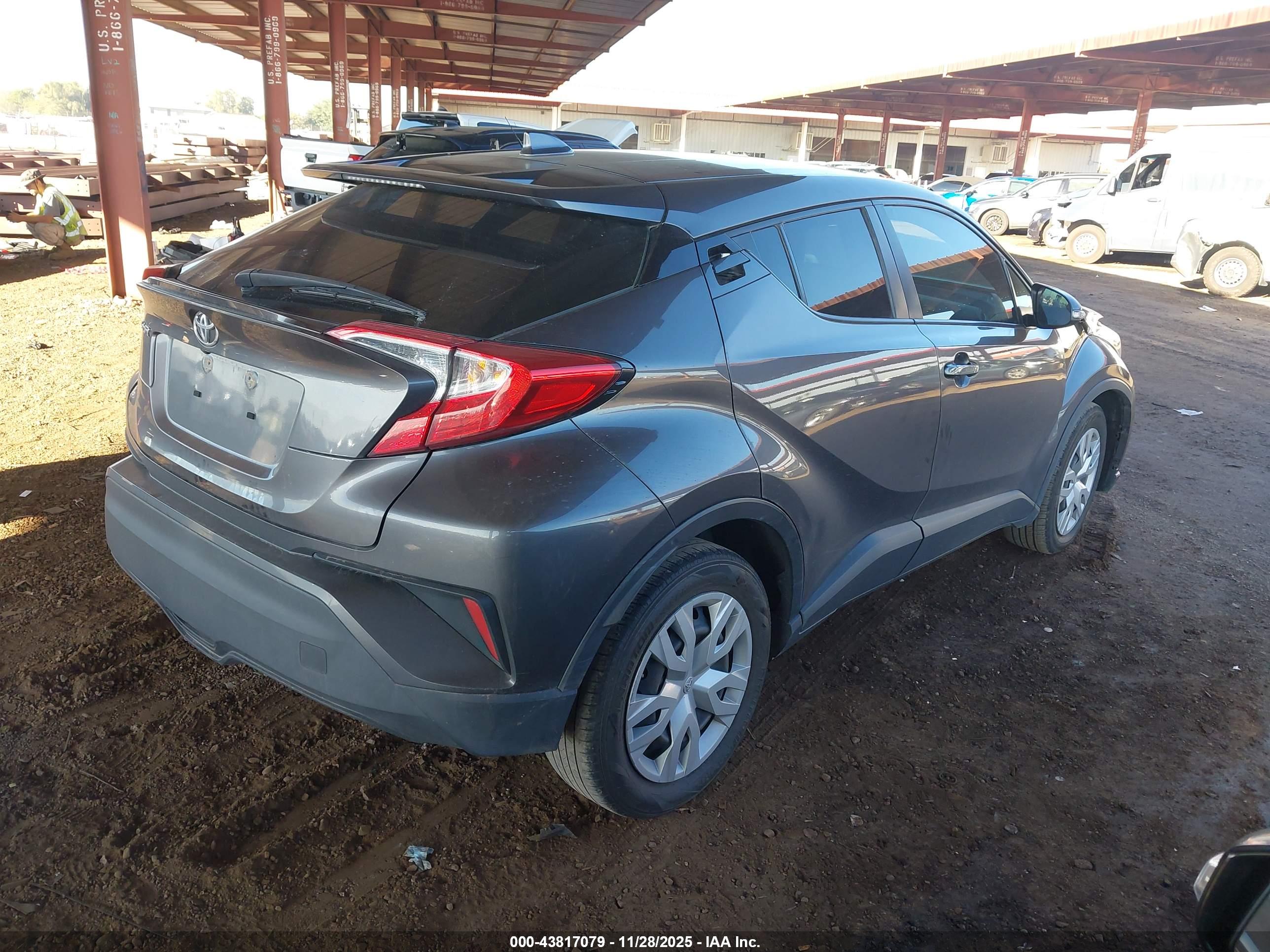 TOYOTA C-HR image 4