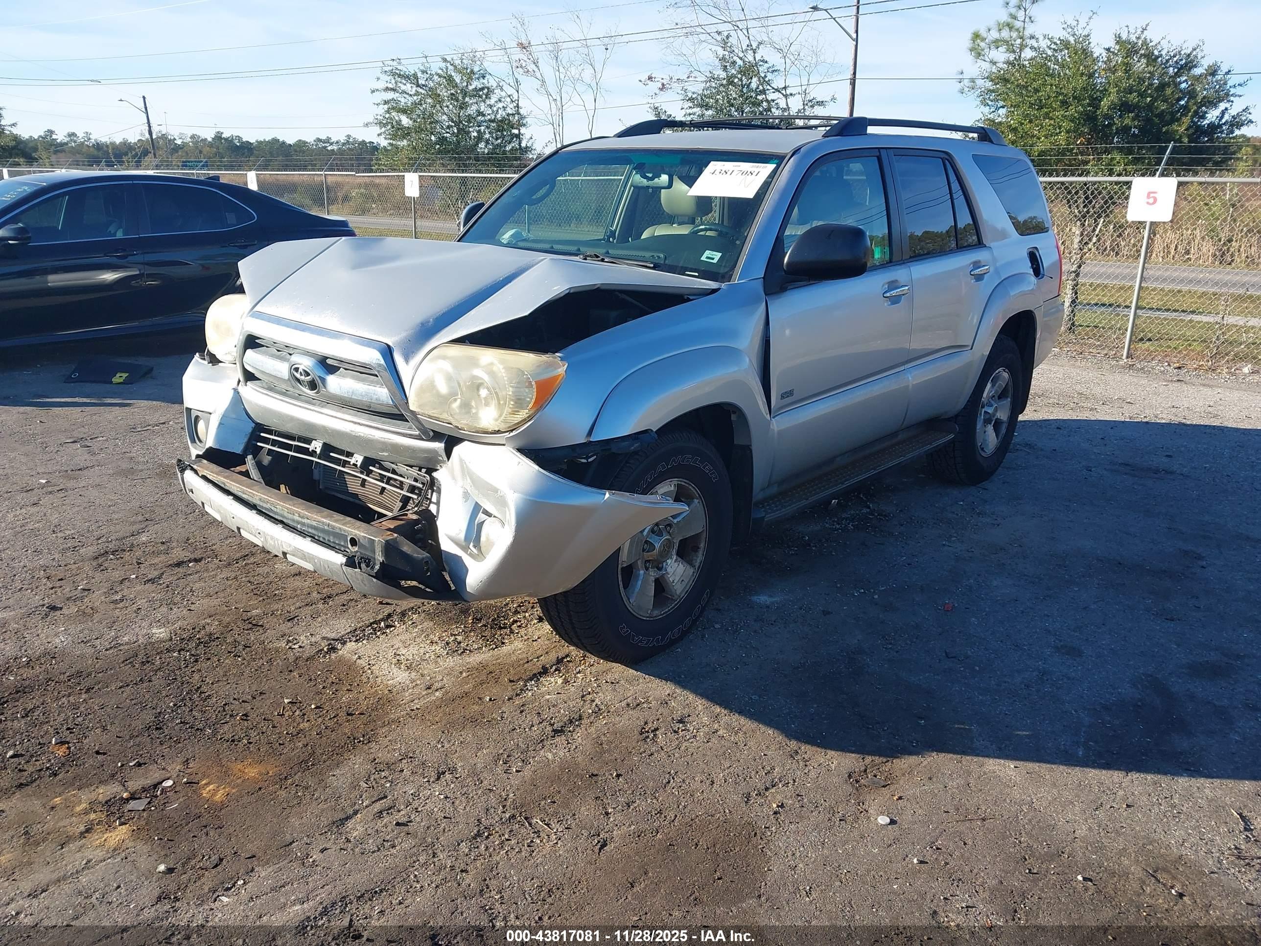 TOYOTA 4RUNNER image 2
