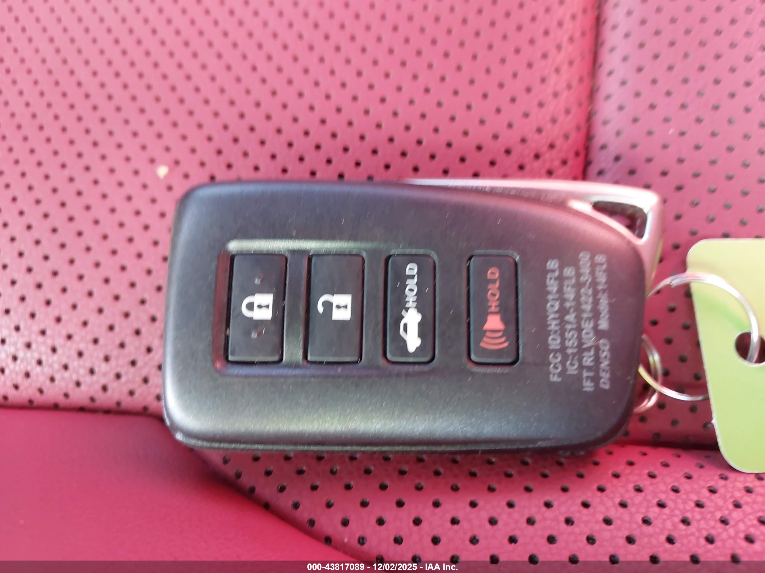 LEXUS IS image 11
