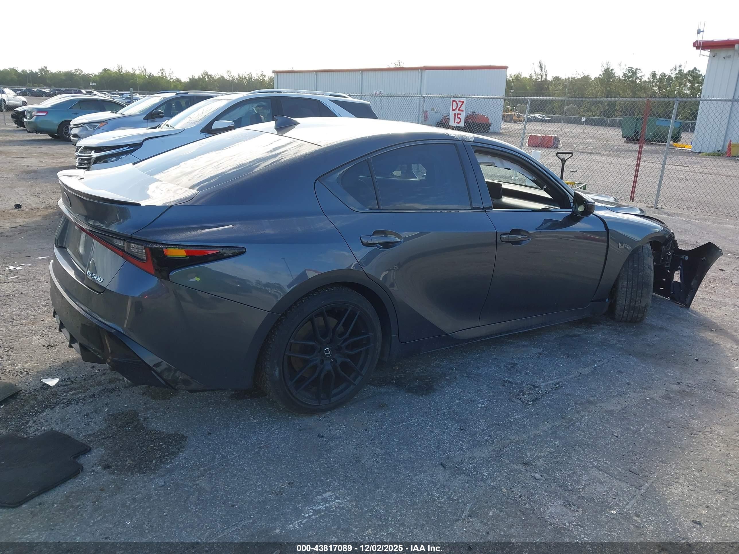 LEXUS IS image 4