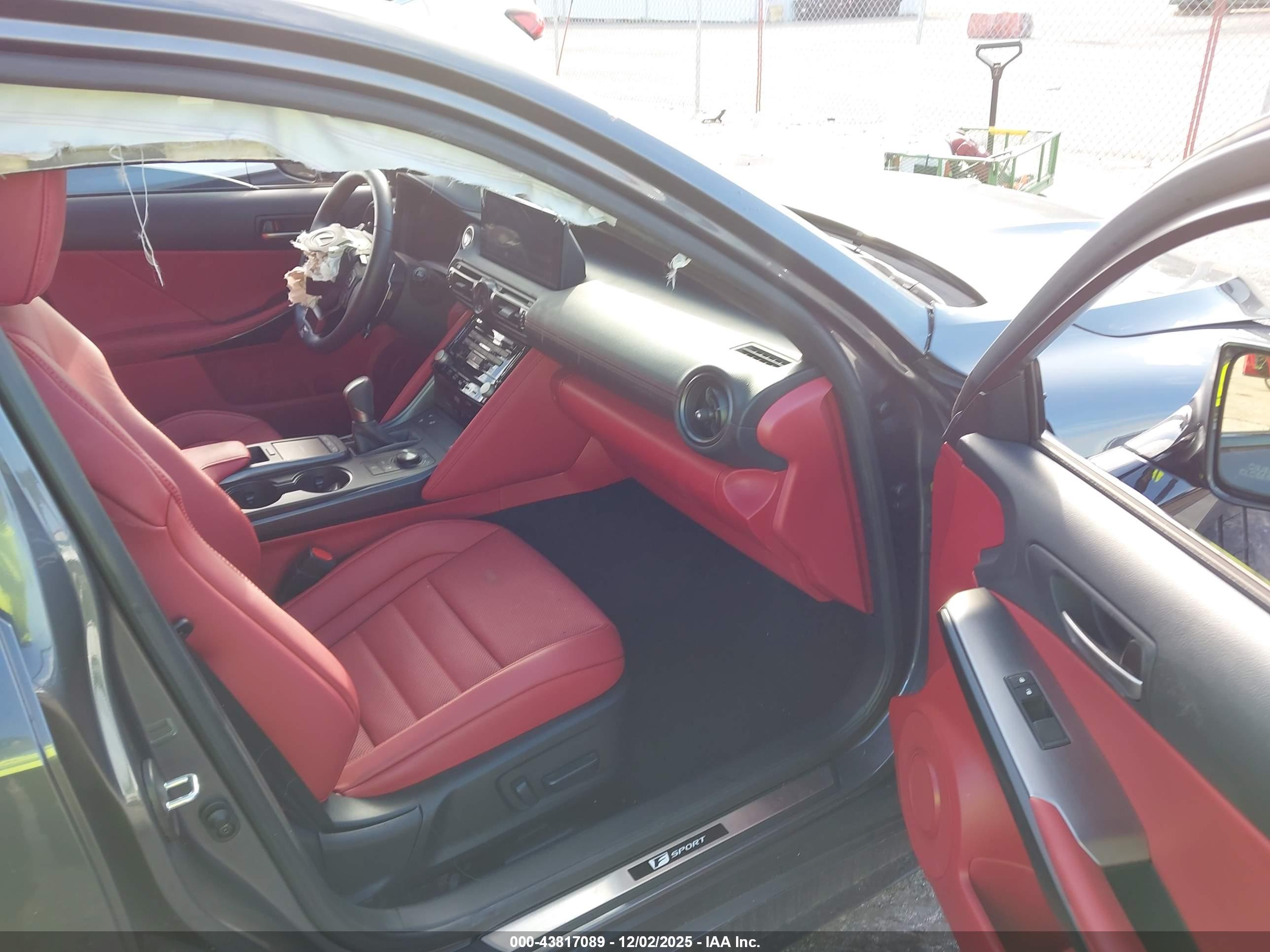 LEXUS IS image 5